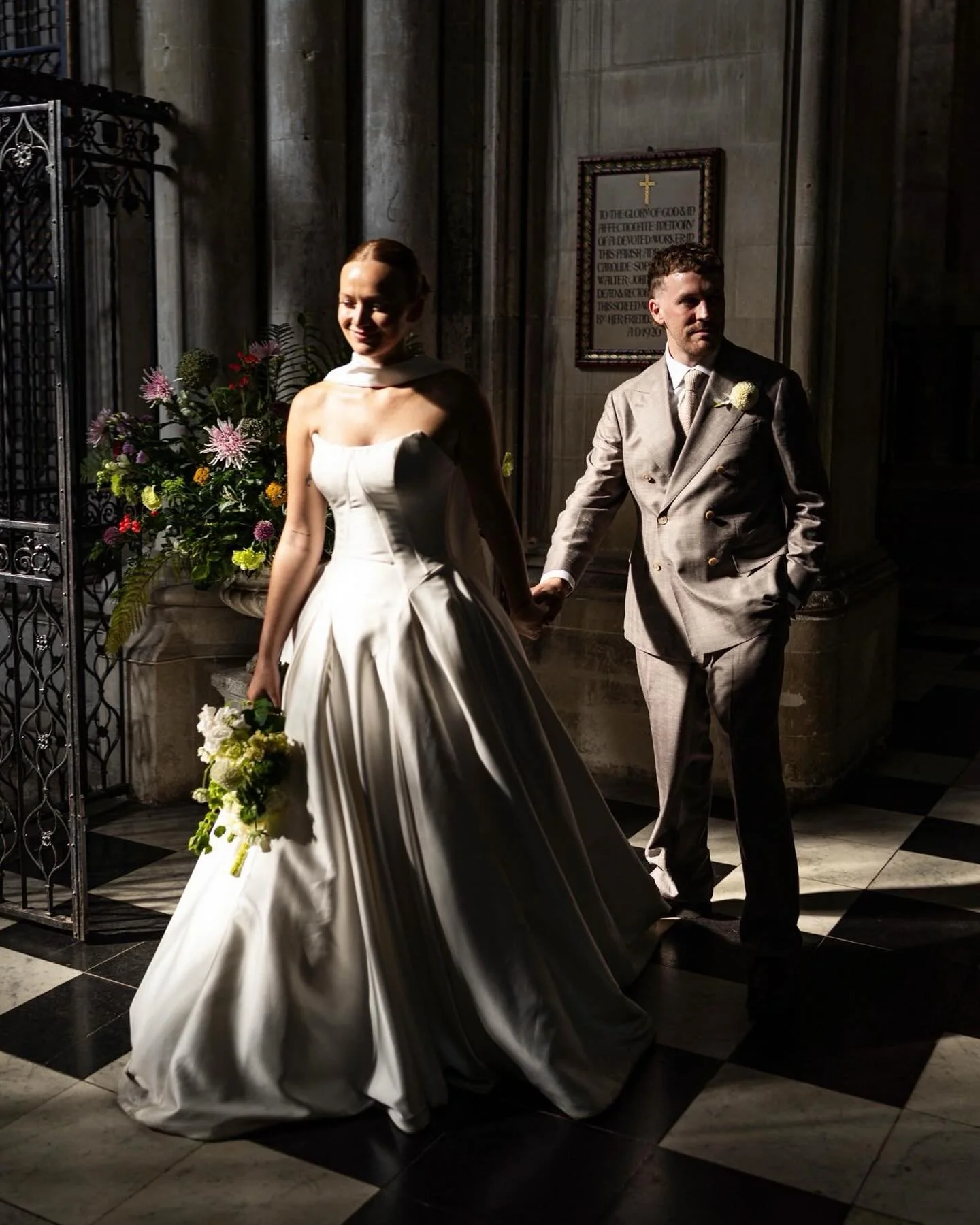 My 100th wedding ✨ Scarlett and Rory married at the very beautiful @stalbanscathedral on Friday followed by an evening reception at @thehubonverulam 

Impeccable style, nostalgic dance floor fillers and sunshine all day - what a treat! Congratulation