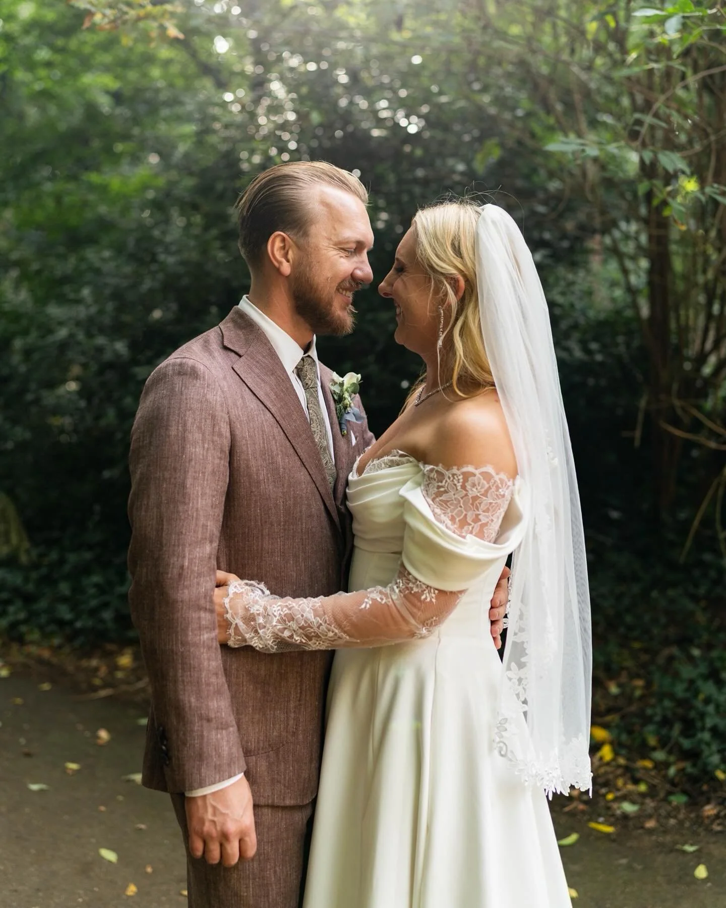These two, some nice light + a bike. Happy gallery day guys! 💓
@bikeshedmotoco @onehundredshoreditch 
#alternativeweddingphotography #londonweddingphotographer #londonweddingphotography #thebikeshed #thebikeshedwedding 
London and Brighton weddin