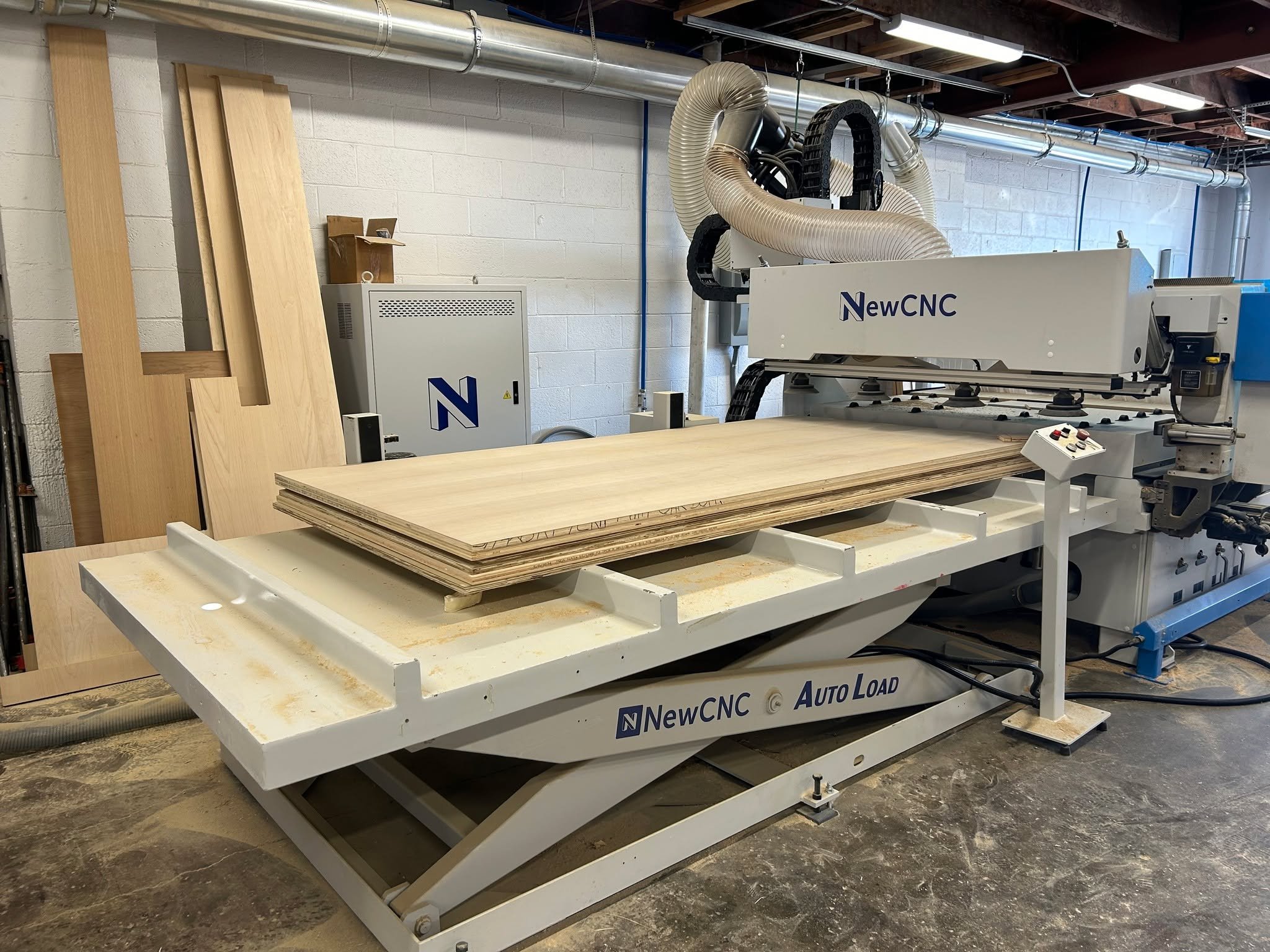 A look inside our custom cabinetry warehouse! 🏡

Our state of the art CNC facility produces beautiful custom cabinetry that perfectly compliments and enhances any space. This allows us to transform your visions into reality! 👨&zwj;🔧🤩
.
.
.
.
#Haw