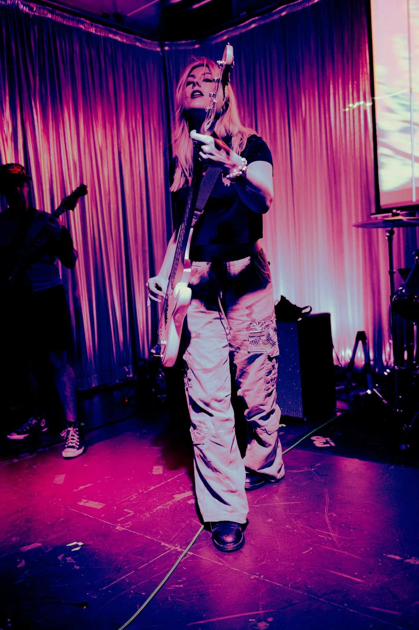 Vial @ Resonant Head