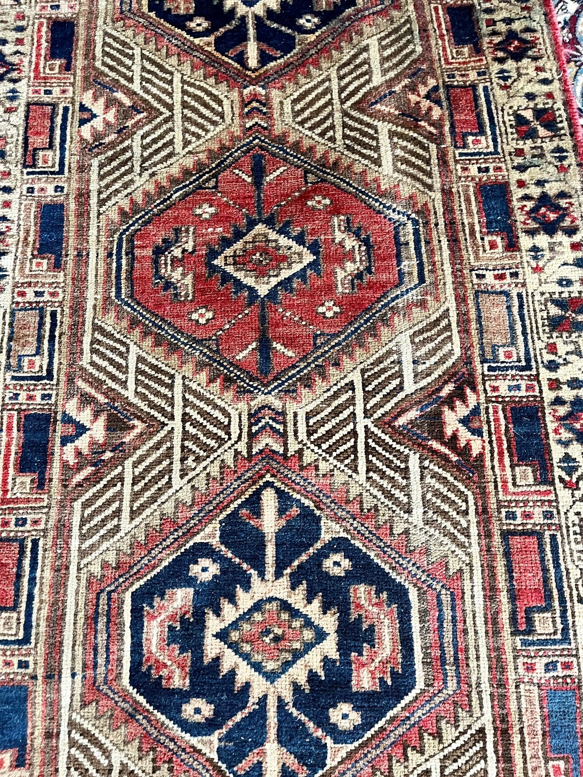RUGS