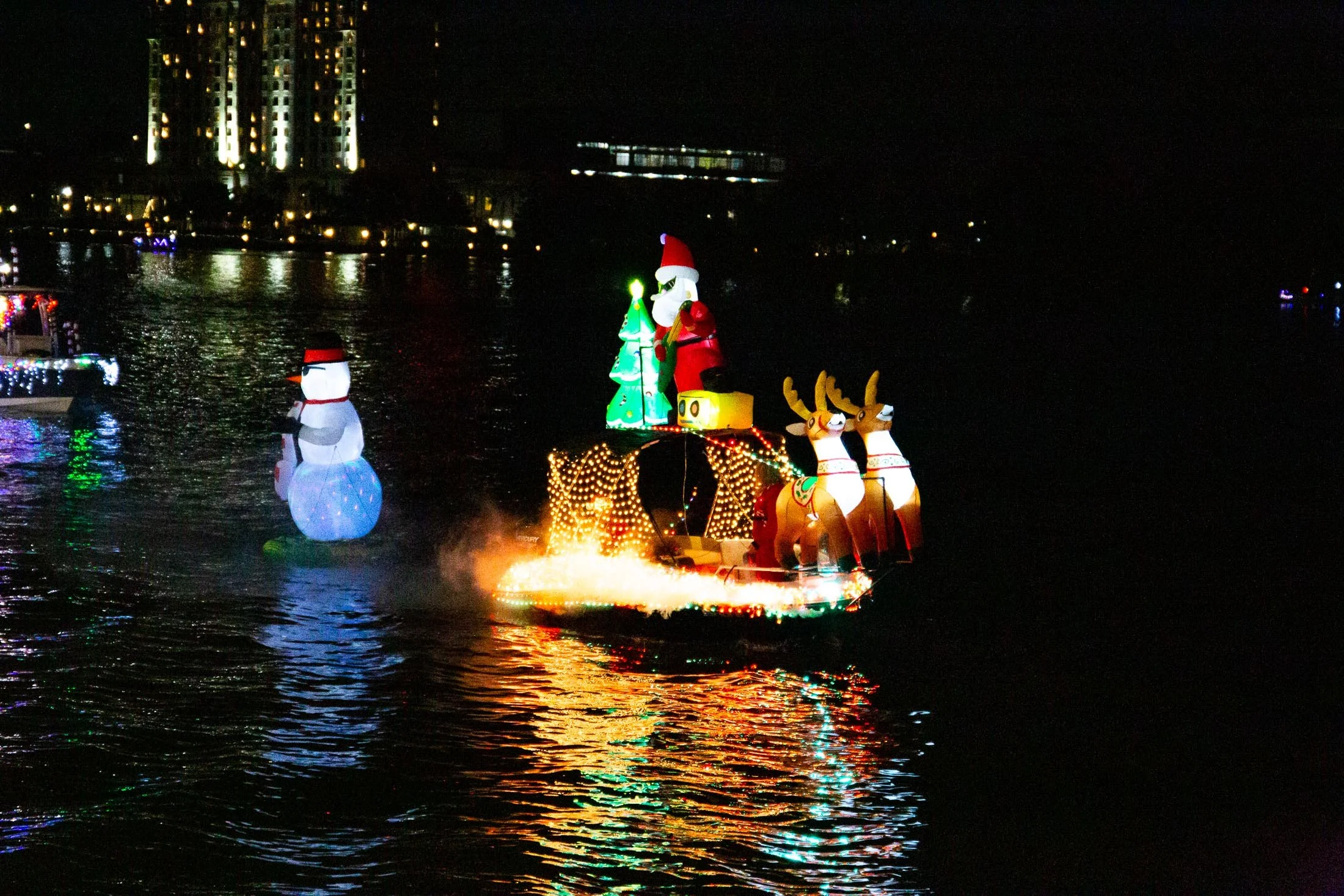 23-EW-Holiday-v2-web-9.jpg