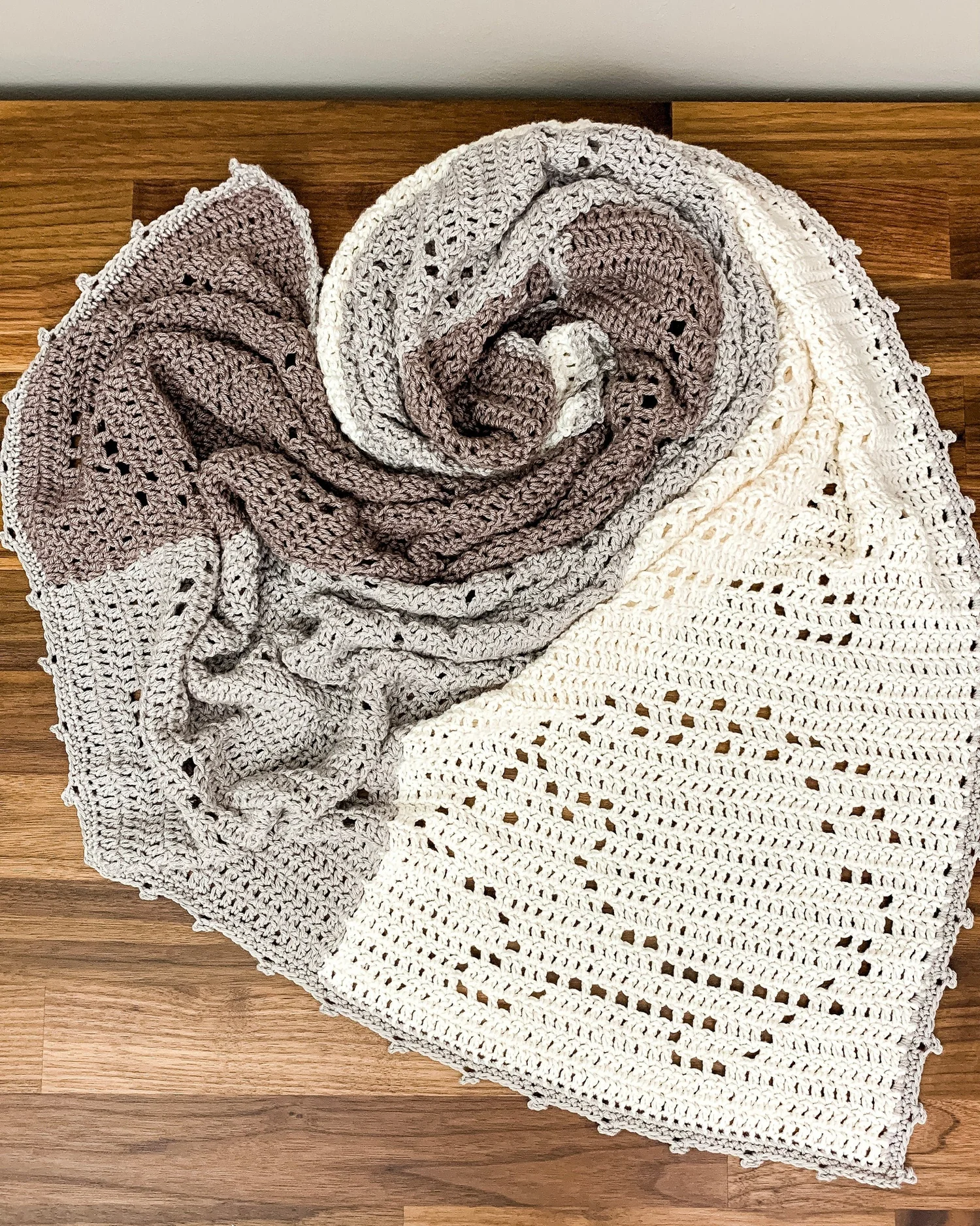 Harley Blanket :: Filet Crochet Pattern :: Hedgehogs — Owl B