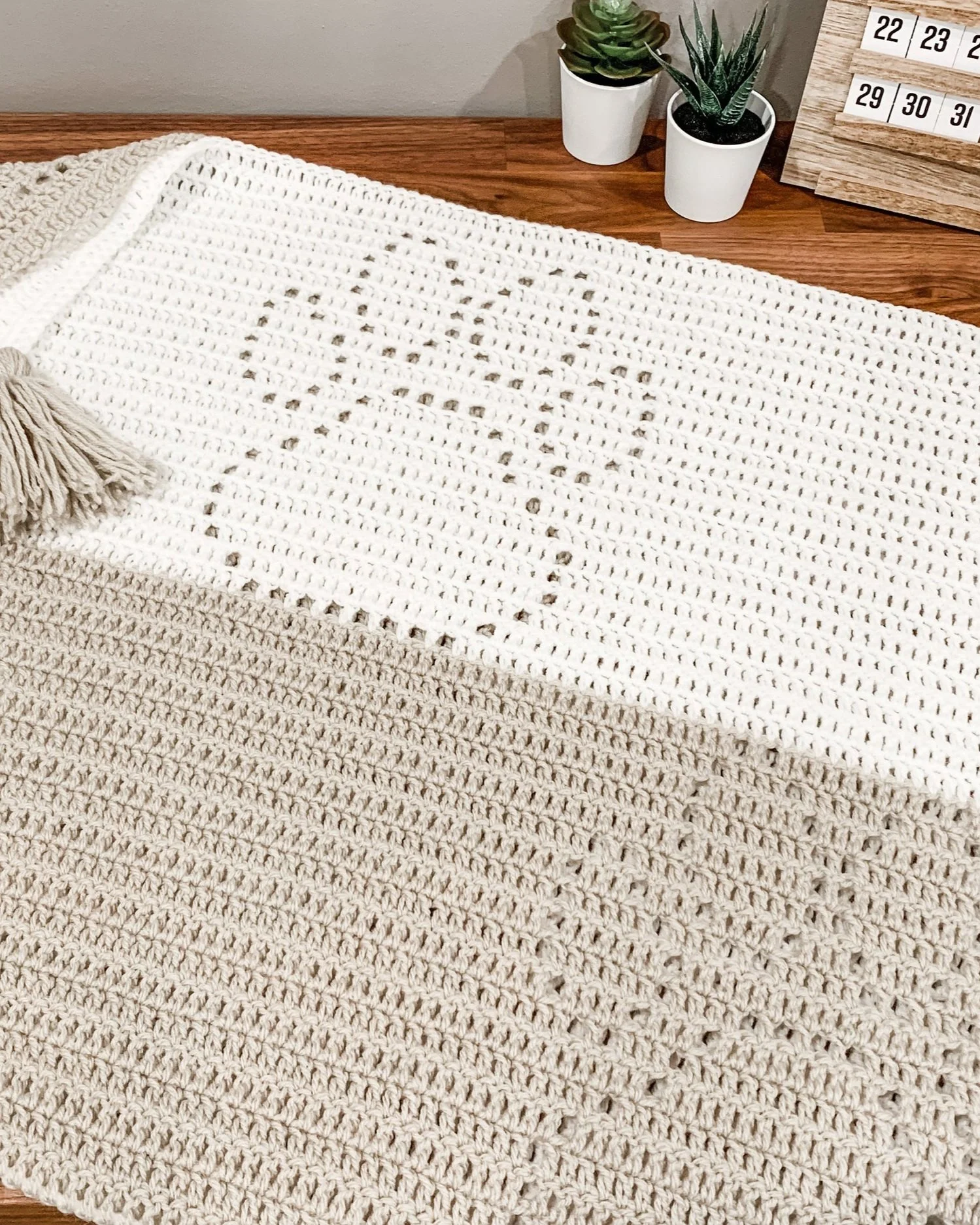 Dakota Blanket :: Filet Crochet Patterns :: Paw Prints — Owl B