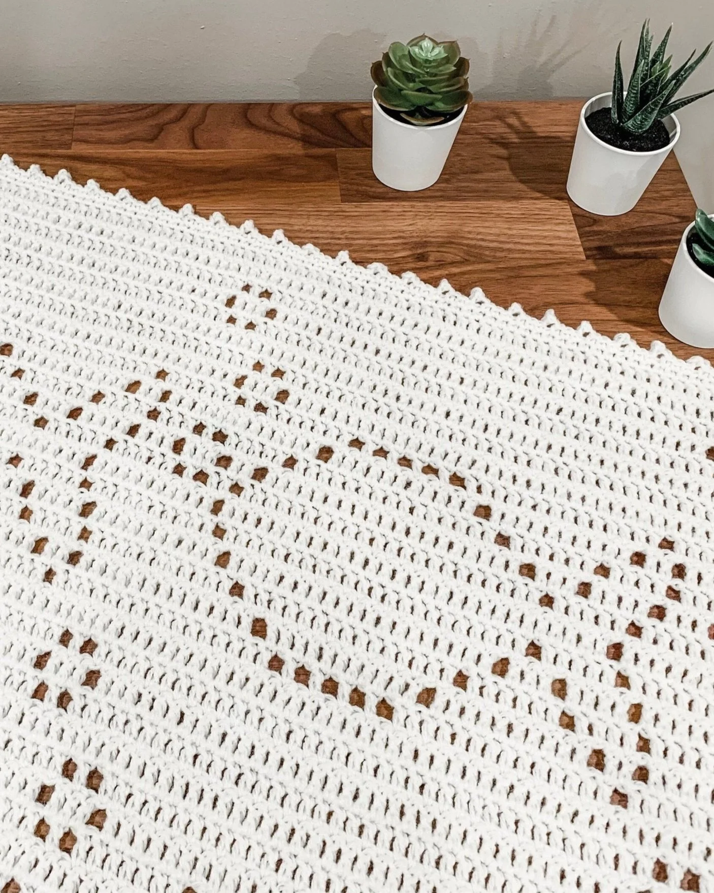 Cleo Blanket :: Filet Crochet Pattern :: Fish — Owl Hooked