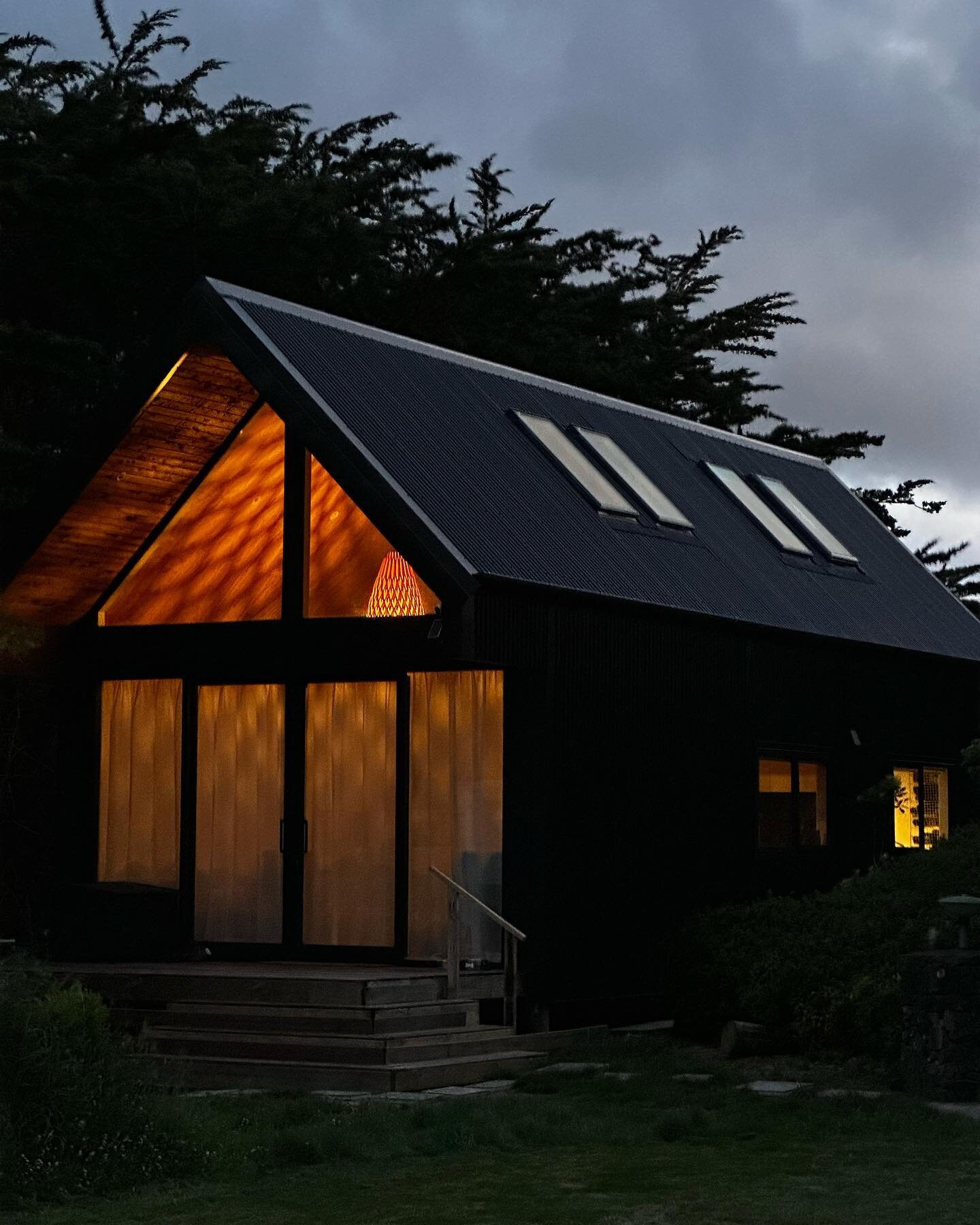 Pretty happy with how this little cabin has turned out. #tinyhome  #tinyhouse #cabin #bespoke #architectural #planitconstruction #airbnb #rural #cosy