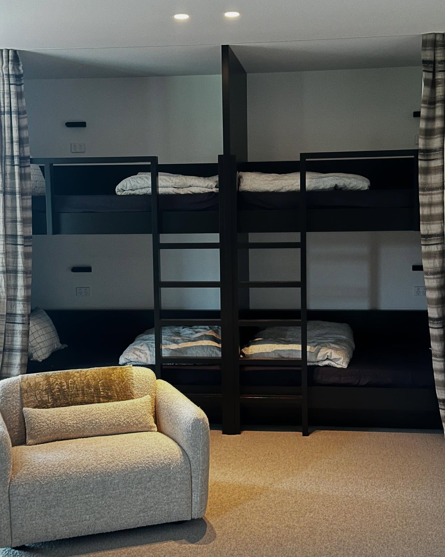 Built in bunks! Expand sleeping capacity with some cool bunks. While they can accommodate adults they will be a hit with the kids for sure 👍🏻