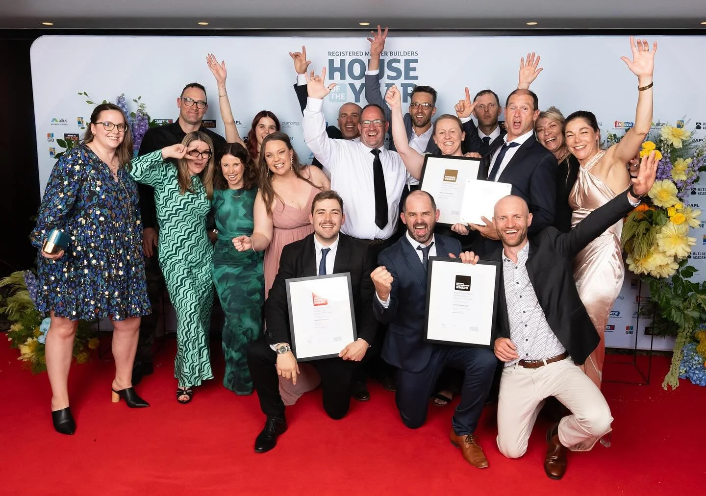 Couldn&rsquo;t be happier to win the overall NATIONAL SUPREME new house of the year for 2024. So proud of our team. So grateful our wonderful clients allowed us to enter it. So happy to work with @stevens_lawson_architects on this beautiful build.  T