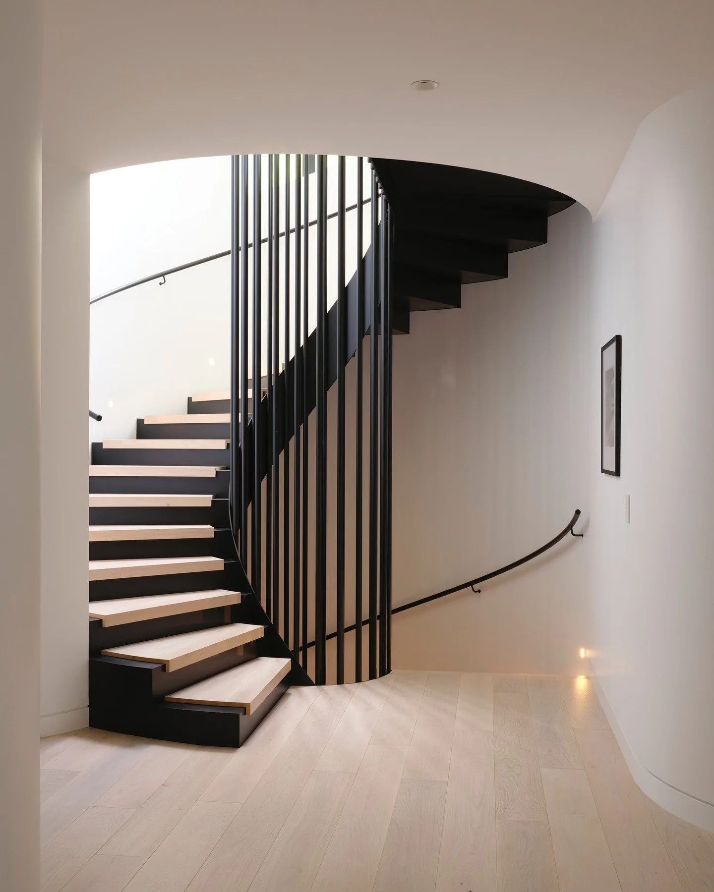 Is there anything better than a beautiful spiral staircase as a grand entry feature. #planitconstruction @planitconstruction @stevens_lawson_architects @mrmrsmithnz #spiralstaircase #spiralstairs #bespoke #craftsmanship #architecturalbuilder #entryfo