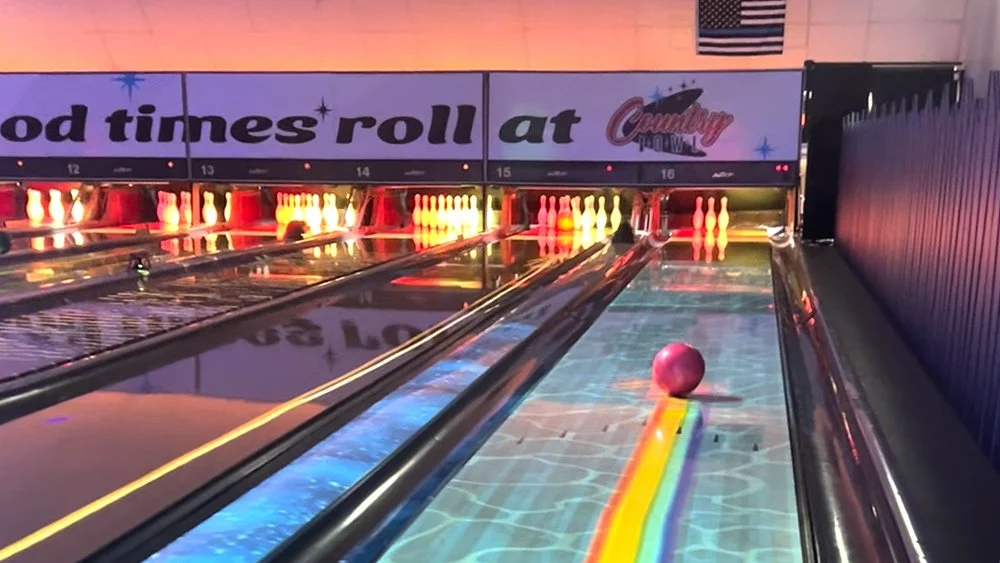 Country Bowl Redding Bowling Alley (530) 2231080