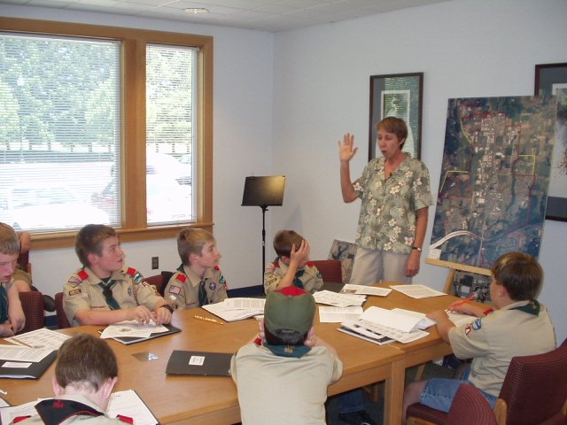 As mayor, with area Boy Scouts, in 2004.