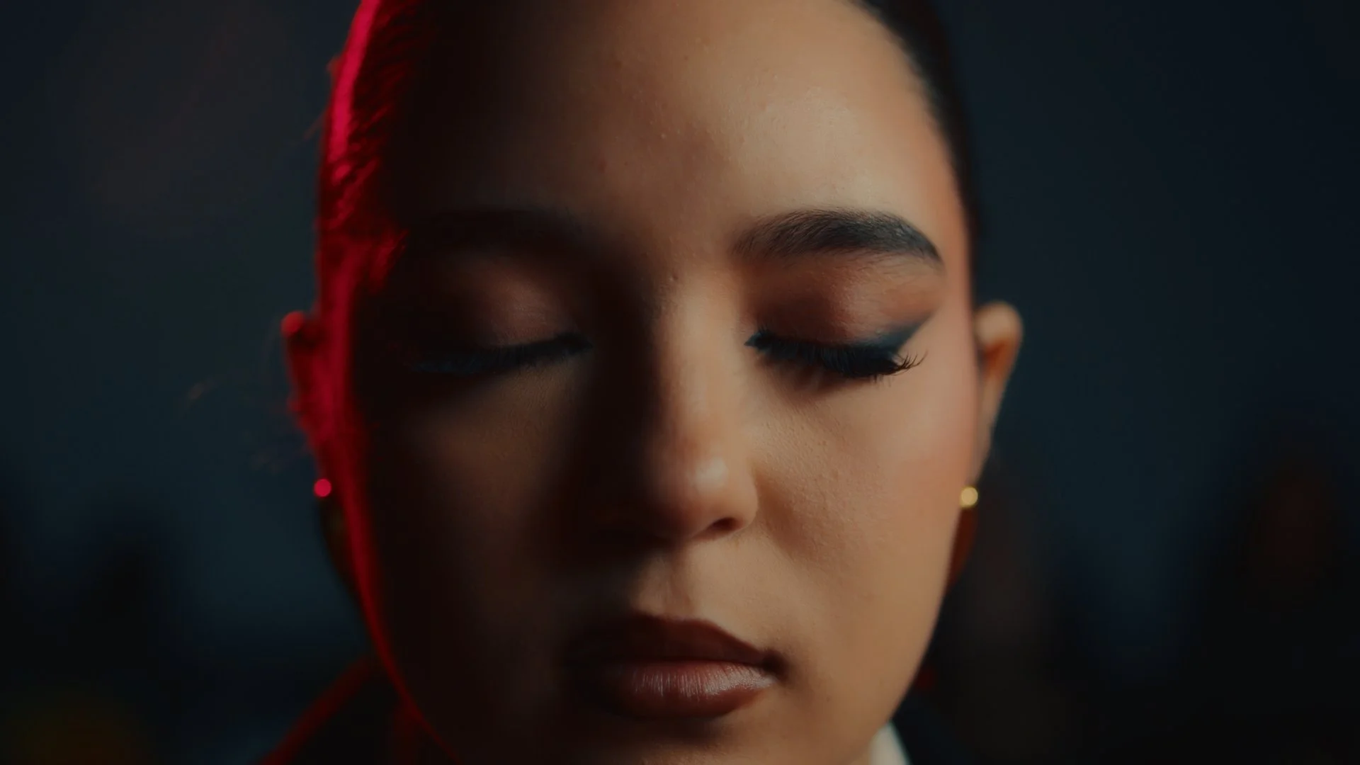 Still 2025-12-08 233233_1.1.10.jpg