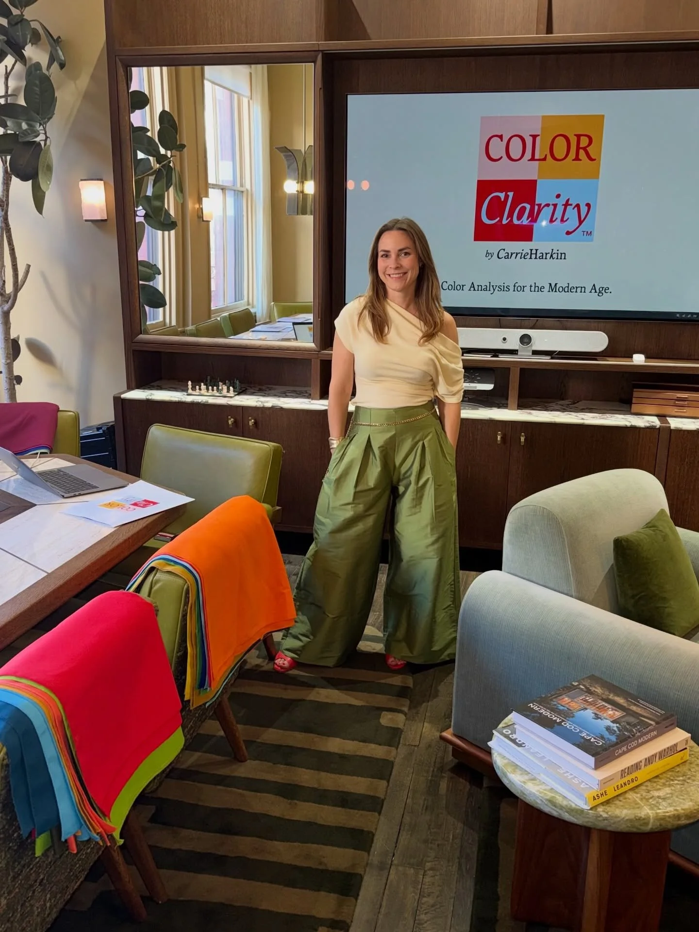 Last week was filled with the best NYC energy. COLOR Clarity&trade; training kicked off the week with the most amazing stylists, followed by an incredible and very special styling conference hosted by @stylewithnove and @stylingconsultancy.

I had th