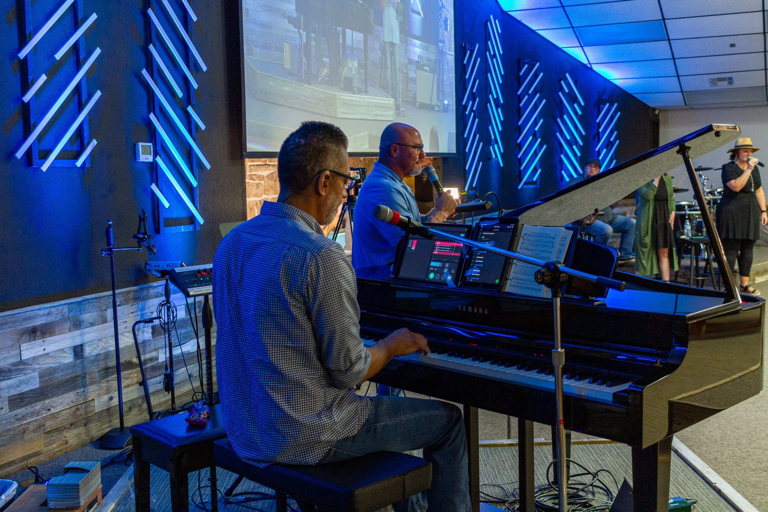 Worship-1-2.jpg