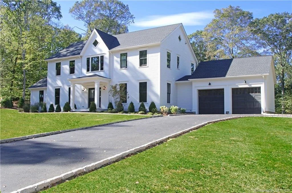 7 Carriage rd - front.jpeg