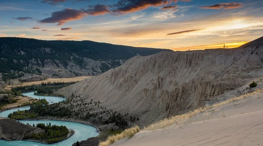 Worth the Detour: The Finding Nowhere Roadside Guide to British Columbia