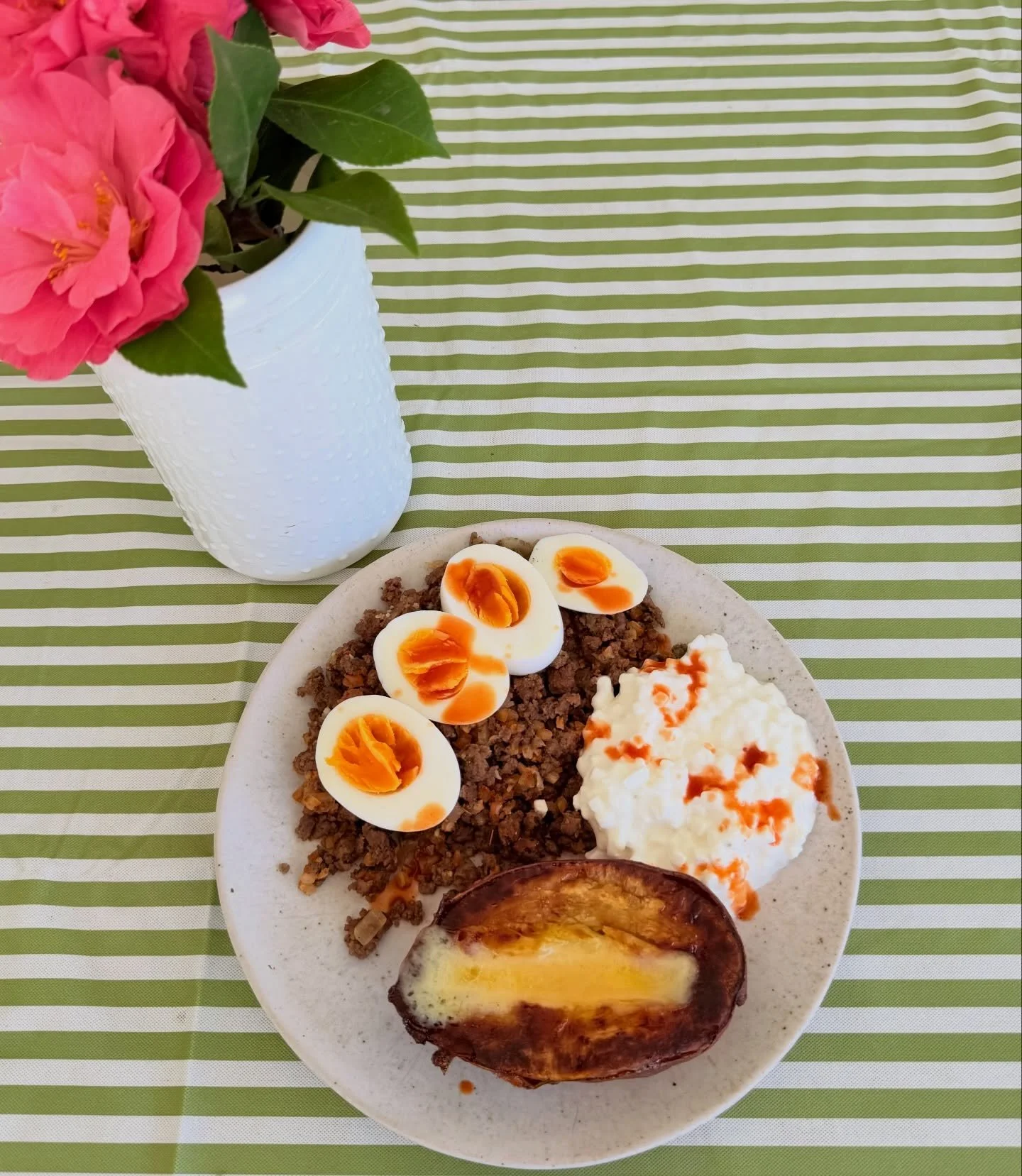 😮&zwj;💨 there&rsquo;s no way around it. no shortcuts. long-term HEALTH (mental &amp; physical) is built from consistently eating good energy foods like this!!

50g protein plate + all the vitamins, minerals, antioxidants &amp; fiber in the japanese