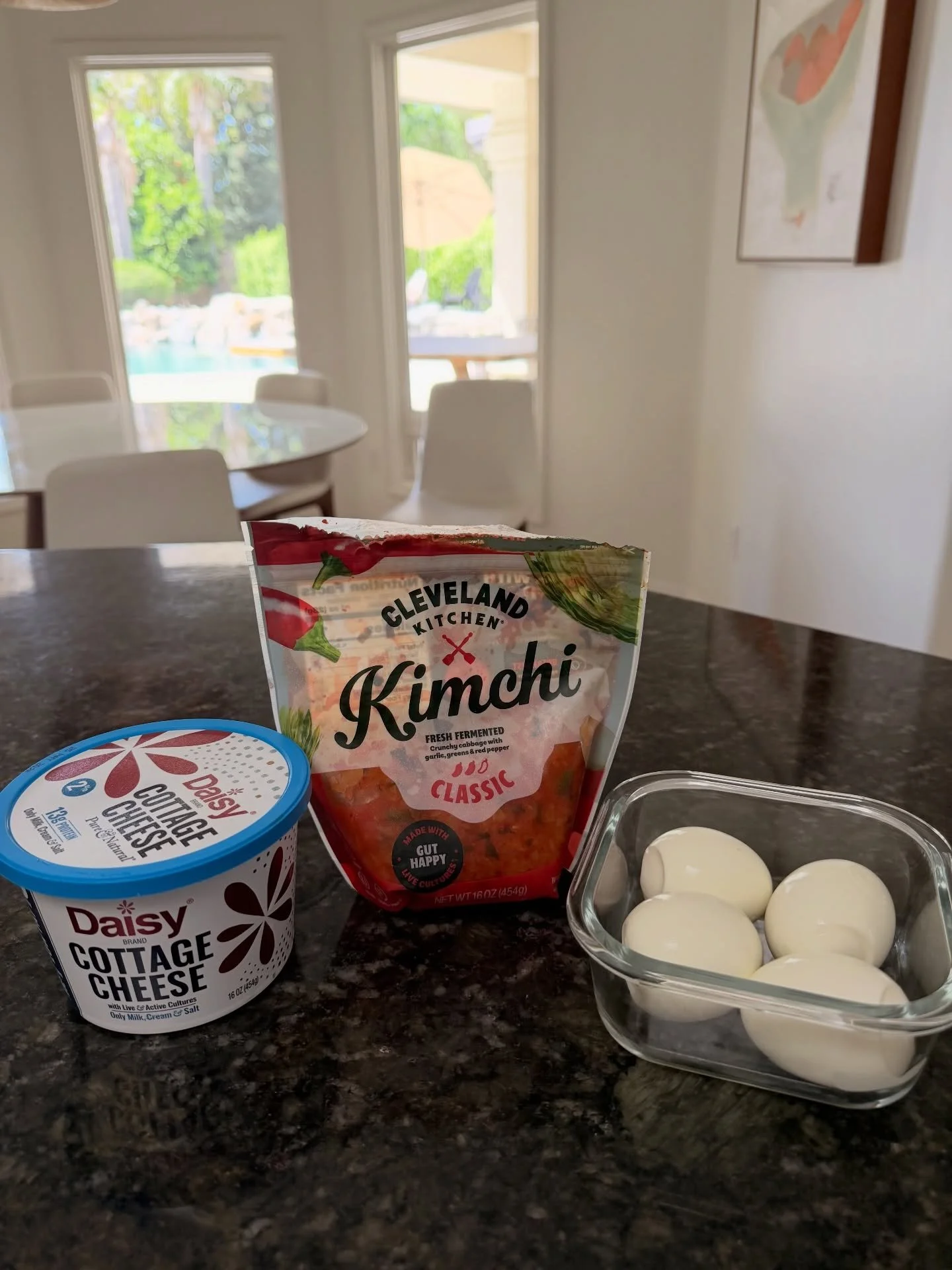post workout fuel:
28g protein
1/2c cottage cheese
3 hard boiled eggs
kimchi

➡️30g protein
1 scoop protein powder
1c low-fat vanilla kefir
1/2c vanilla almond milk