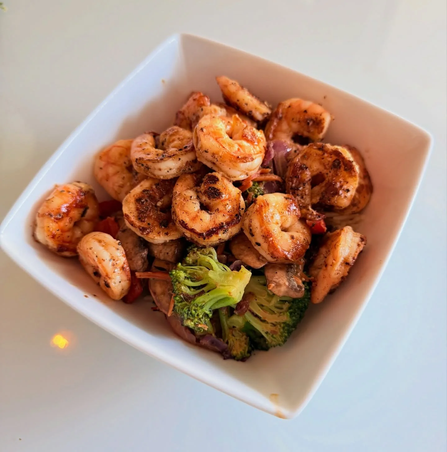 red coconut curry shrimp stir fry

2lbs shrimp, cooked in avo oil, s/p, 3min/side, remove from pan &amp; add juice of 1/2 lemon

2c broccoli, 1c shredded carrots, 1c shredded purple cabbage, 1 carton baby bella mushrooms (added after 5min cooking), s