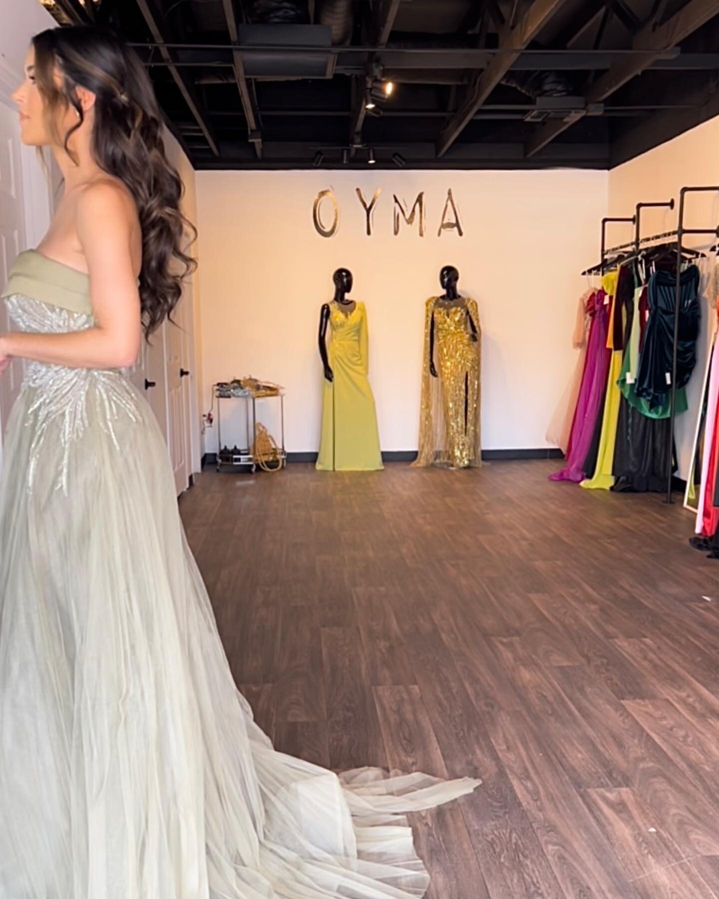 Fall is here and wedding season in Arizona has officially started 🥂 book your appointment with us (link in bio), we can&rsquo;t wait to dress you! 

&bull;&bull;&bull;

OYMA Boutique 
📍10210 N. 32nd St
Suite A2
Phoenix, AZ 85028

☎️ +1 (602) 702-85