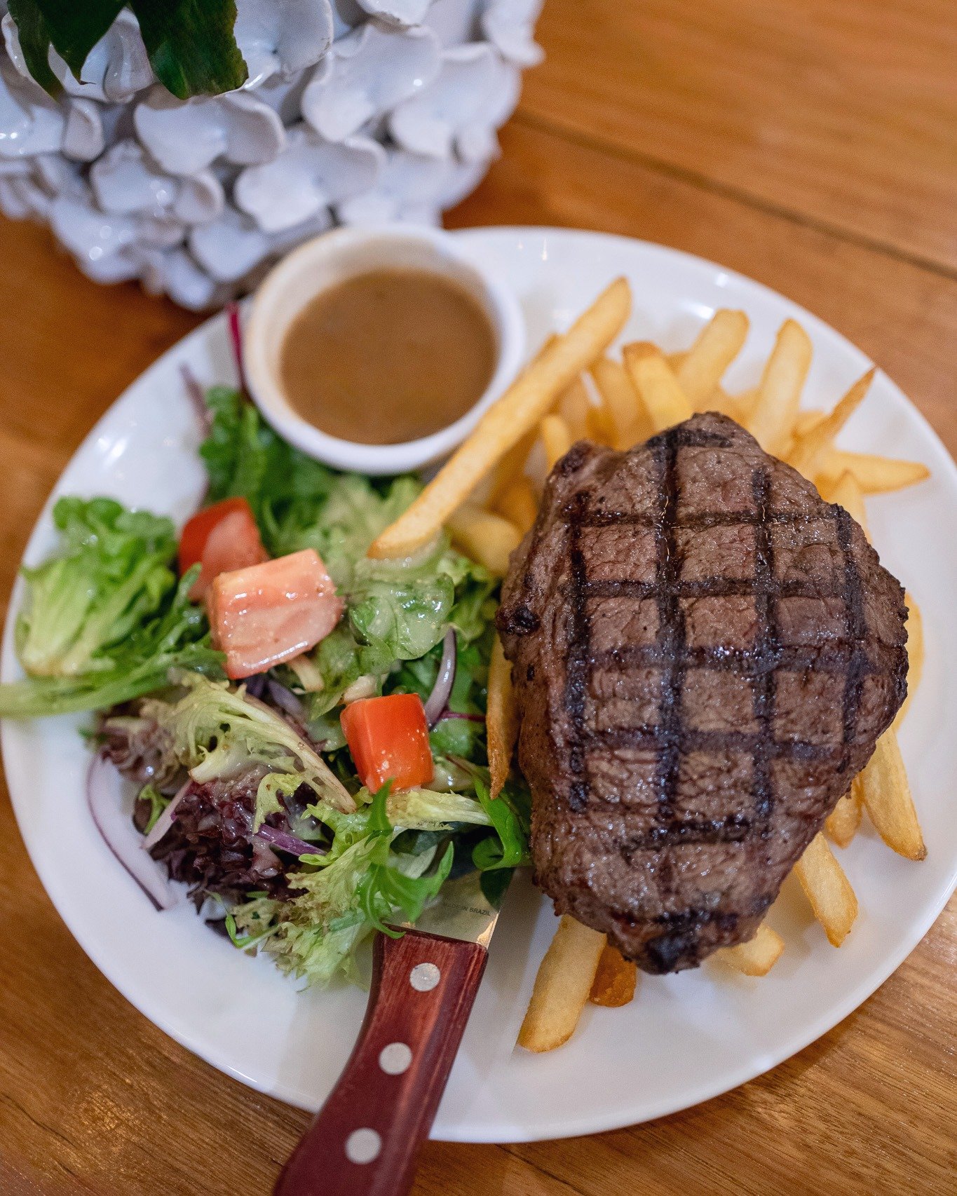 Change of plans? Craving steak tonight (Monday)? We&rsquo;ve got you. Juicy, tender and loaded with chips, salad and your favourite gravy. $18 Members. | $20 Non Members. Book ahead now or just wander in.

+++

#SydneyEats #SydneyFoodie #WhatSydneyEa
