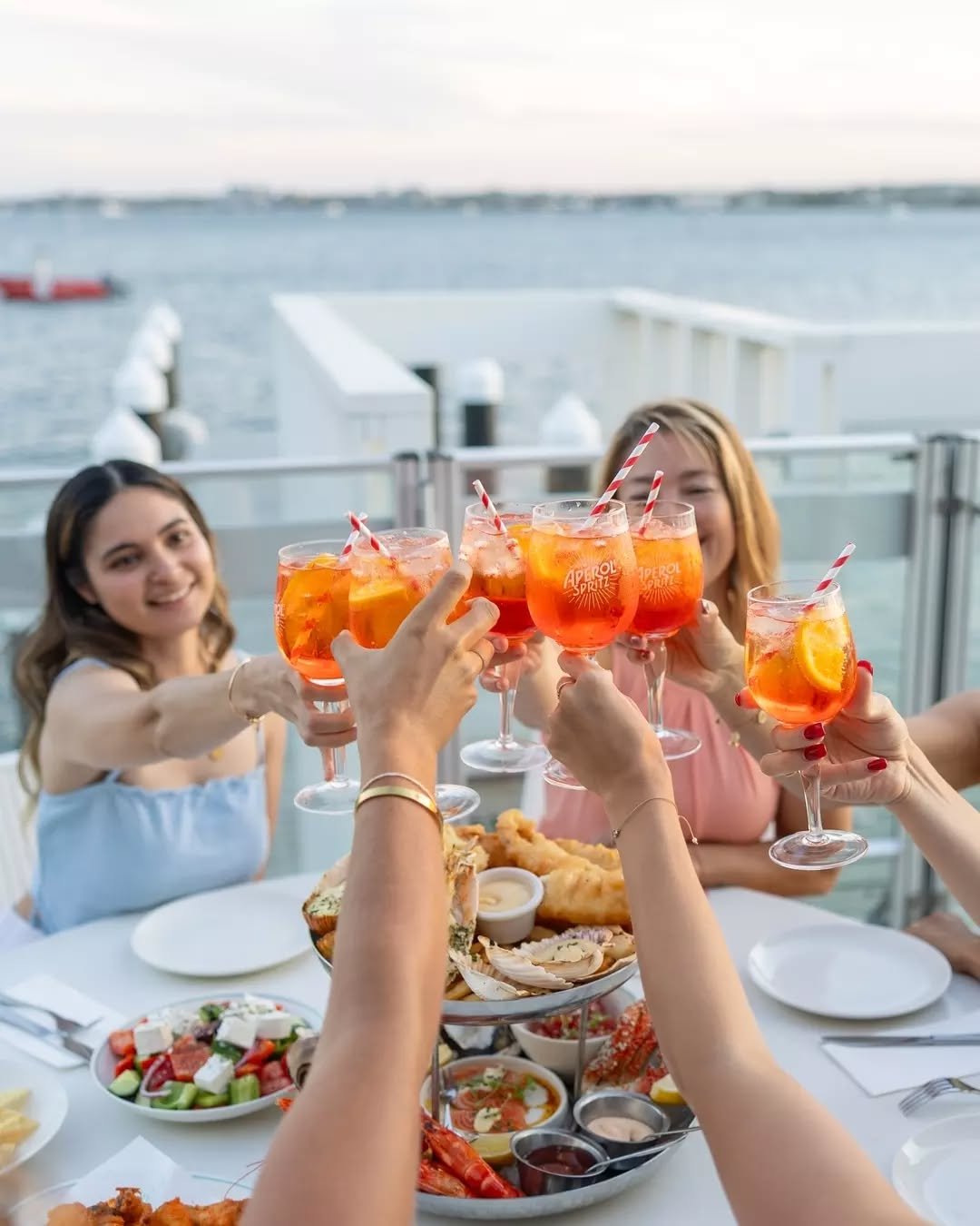 Good friends, fresh flavours, and those afternoons you wish would never end.

Gather your crew, raise your @aperolspritzau, and soak up the views at St George Sailing Club.