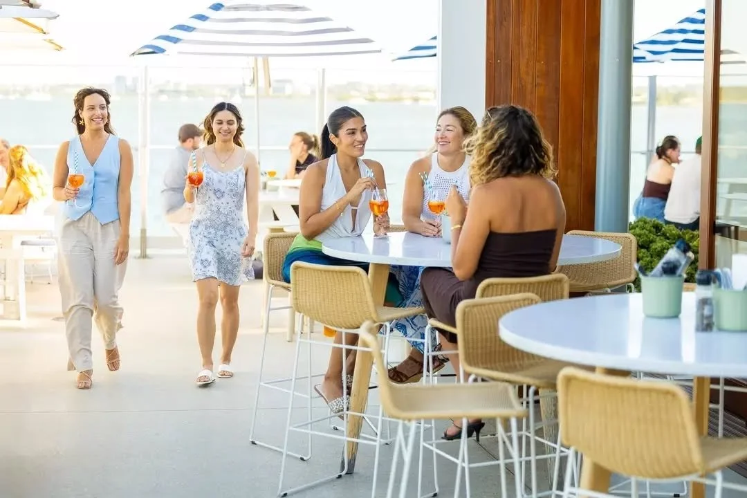 The more, the merrier.

Sunshine, @aperolspritzau , and shared laughter. The perfect recipe for an afternoon well spent.