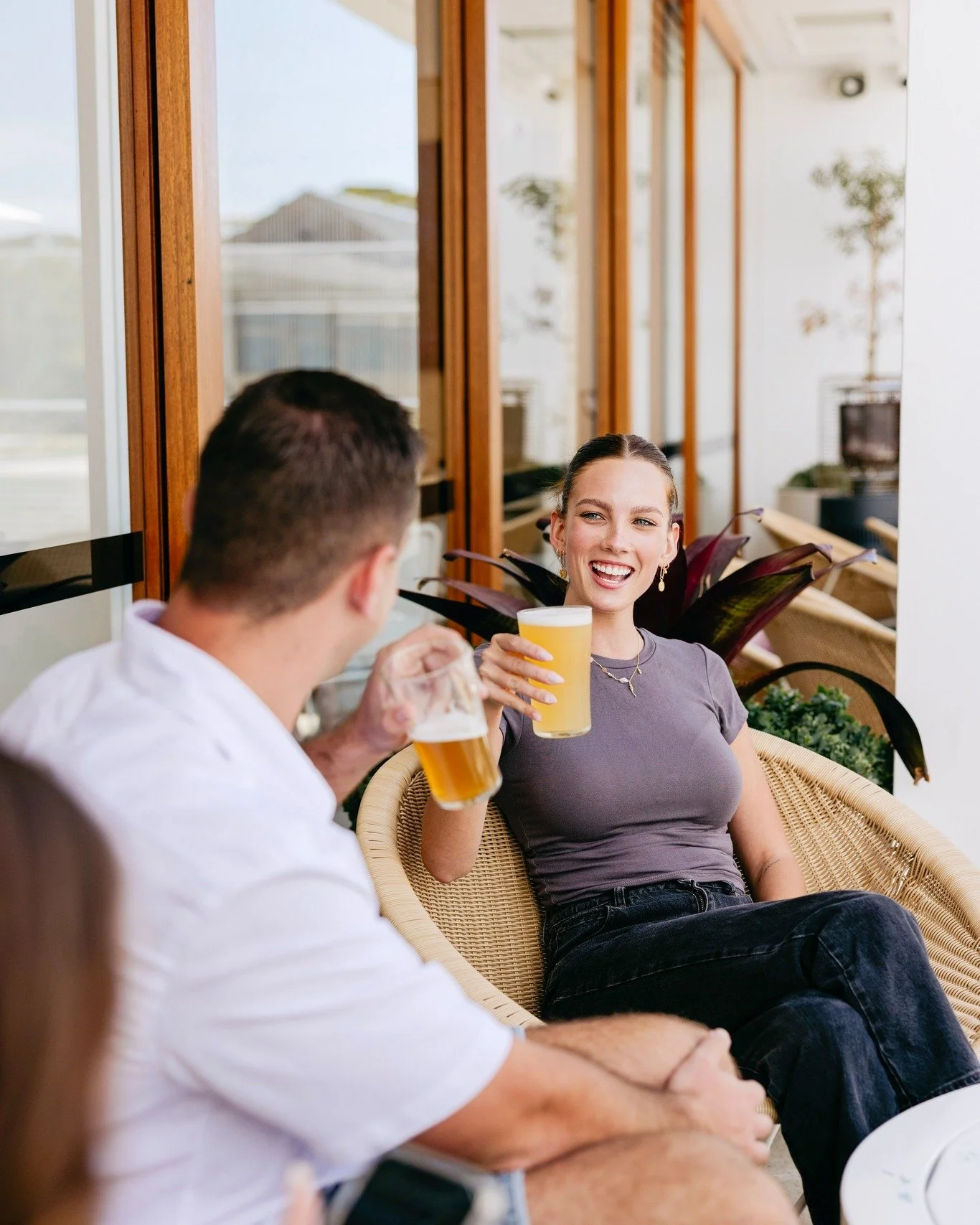 From lunch dates to late afternoon drinks, we&rsquo;ve got your table waiting.