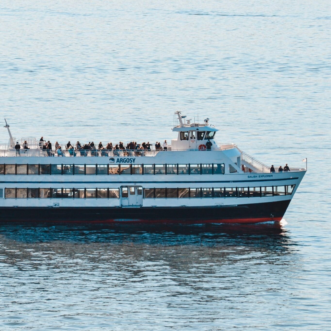 Hey, Seattle visitors - here's one of the top things I recommend doing while visiting Seattle! 
 
Spend a few hours on the water with Argosy Cruises Harbor Cruise! I've done this tour a few times since moving to Seattle and I love it more and more ev