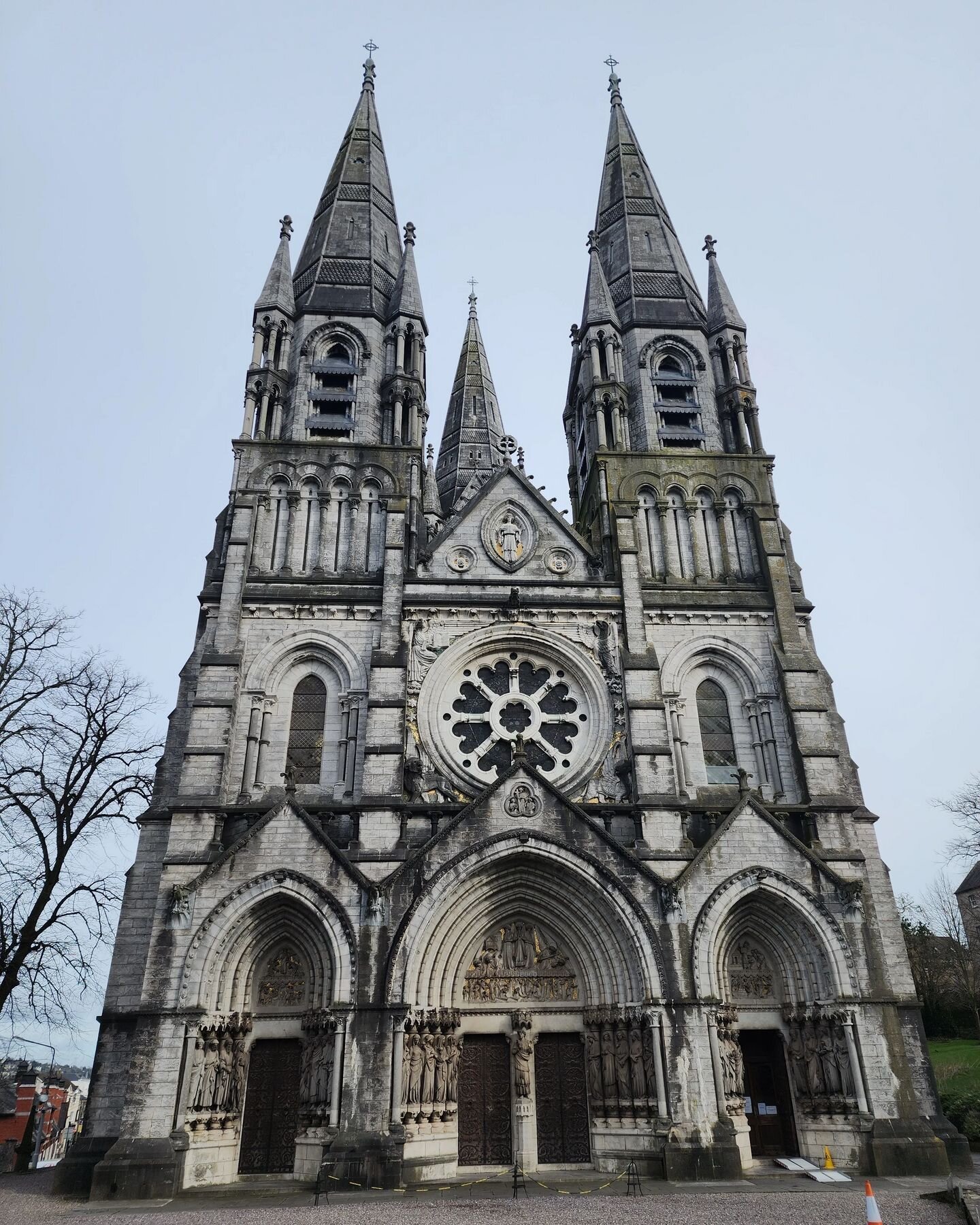 🍀 Delve into history and marvel at the beauty of St Fin Barre's Cathedral in the heart of Cork City, Ireland. This stunning landmark, steeped in culture, opens its doors every day from 9am to 5pm, ready to welcome curious visitors like you. There's 