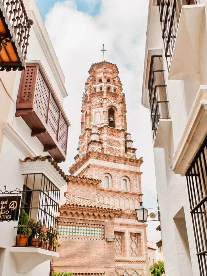 Barcelona Tower in Gothic Quarter.jpg