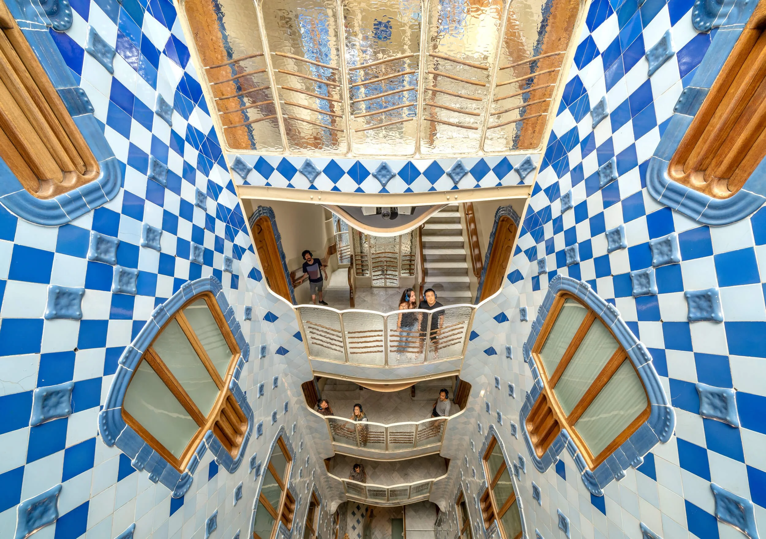Casa Batlló Inner Patio.jpg