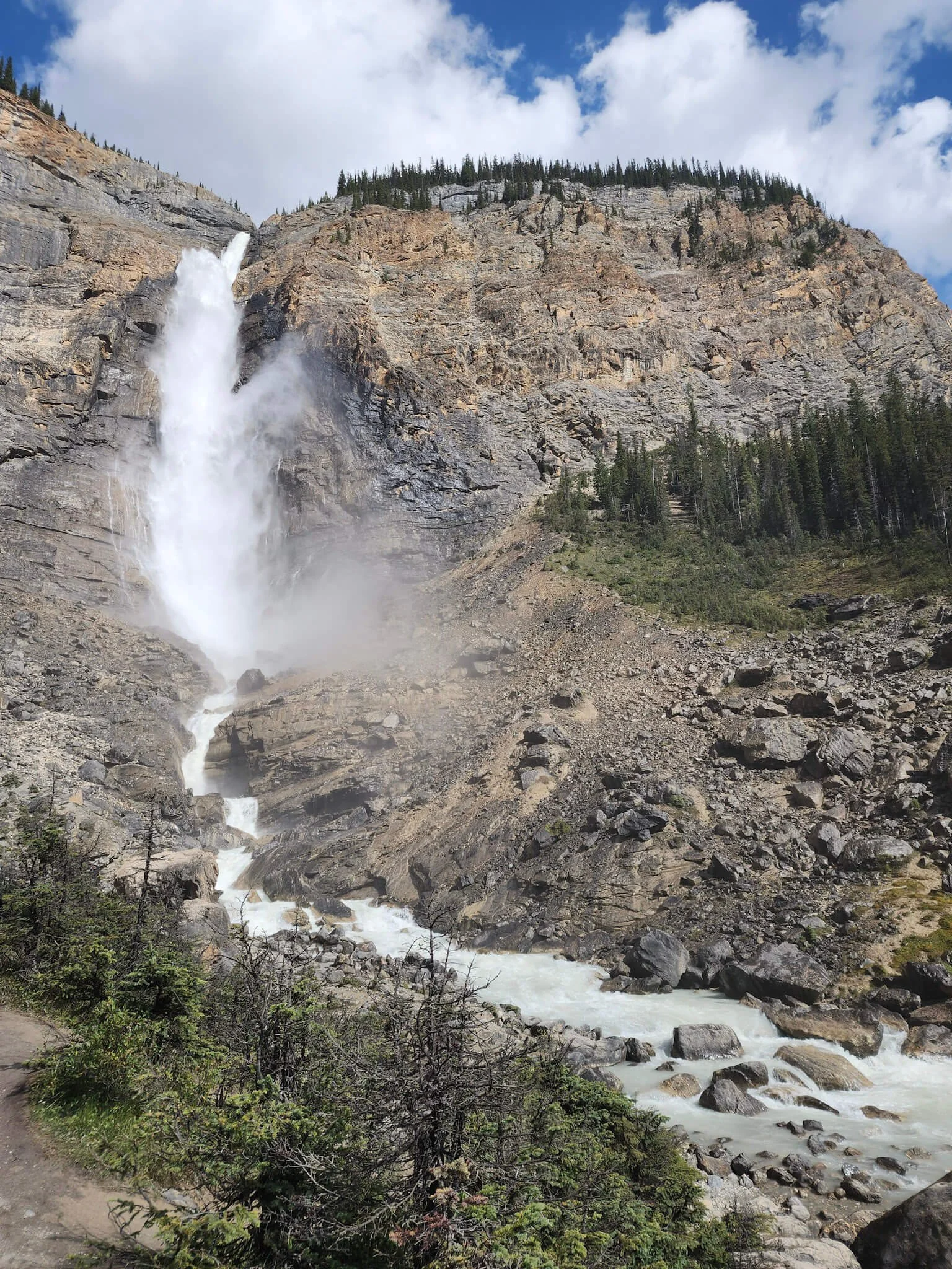 Takakkaw Falls