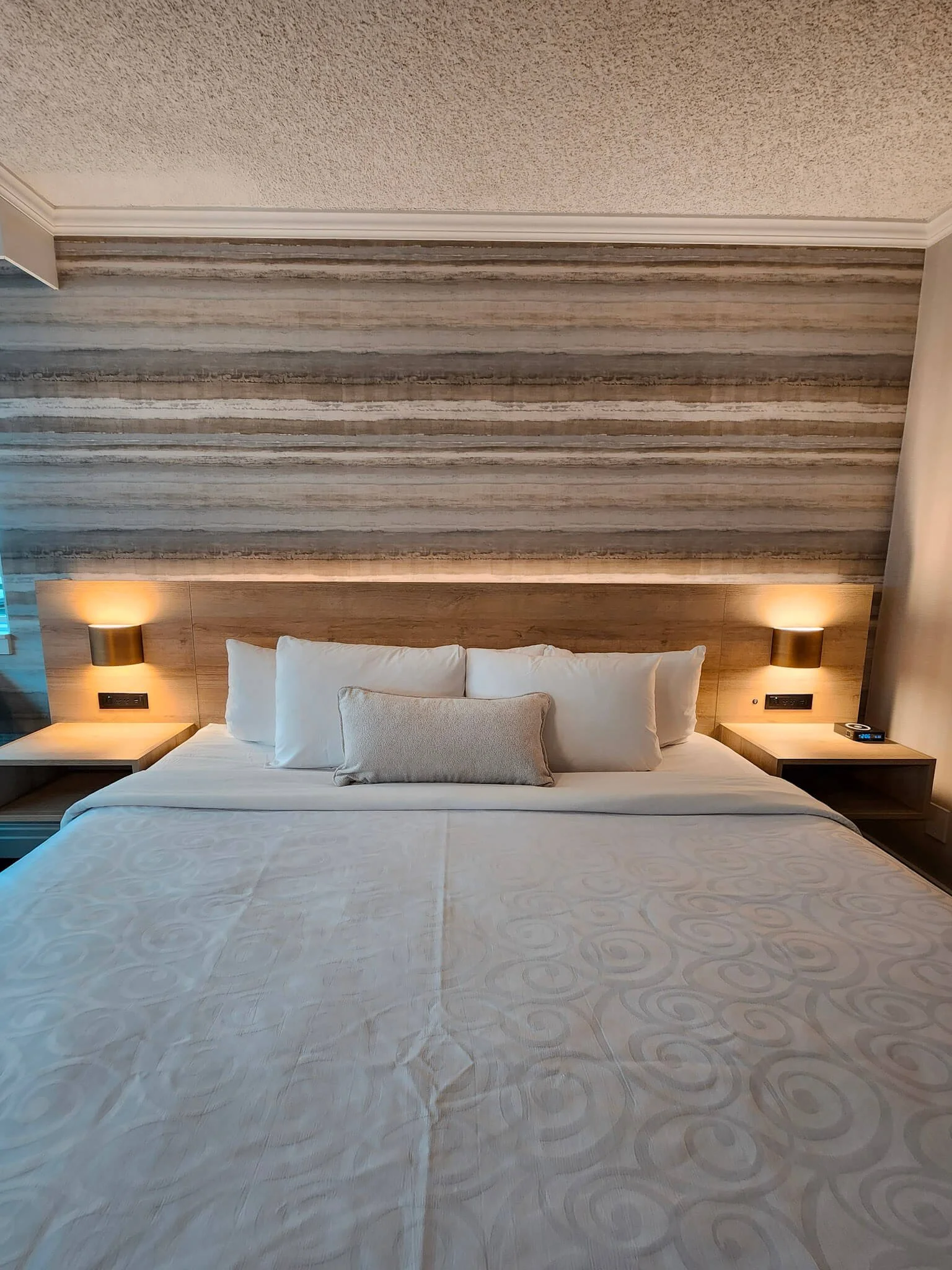Traditional King Size Room.jpg