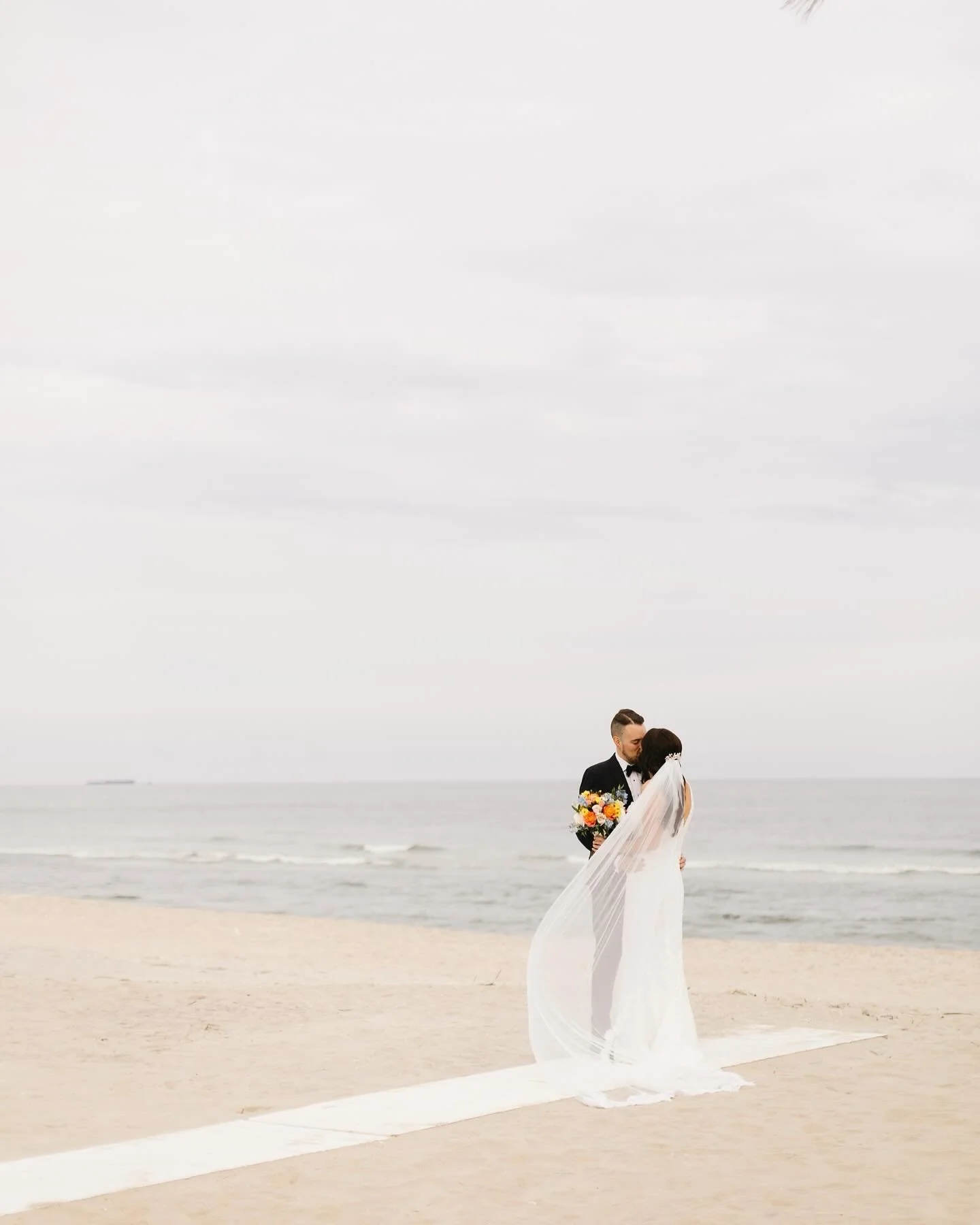 Meet the O&rsquo;Sullivans!

The perfect beach celebration surrounded by so much love and fun!! Congrats you guys!

Couple: @cat_vaccaro @osullivan27 
Venue: @windowsonthewater 
Photographer: @jenmarvelphoto 
Videographer: @wvproductionsnj 
Hair + Ma