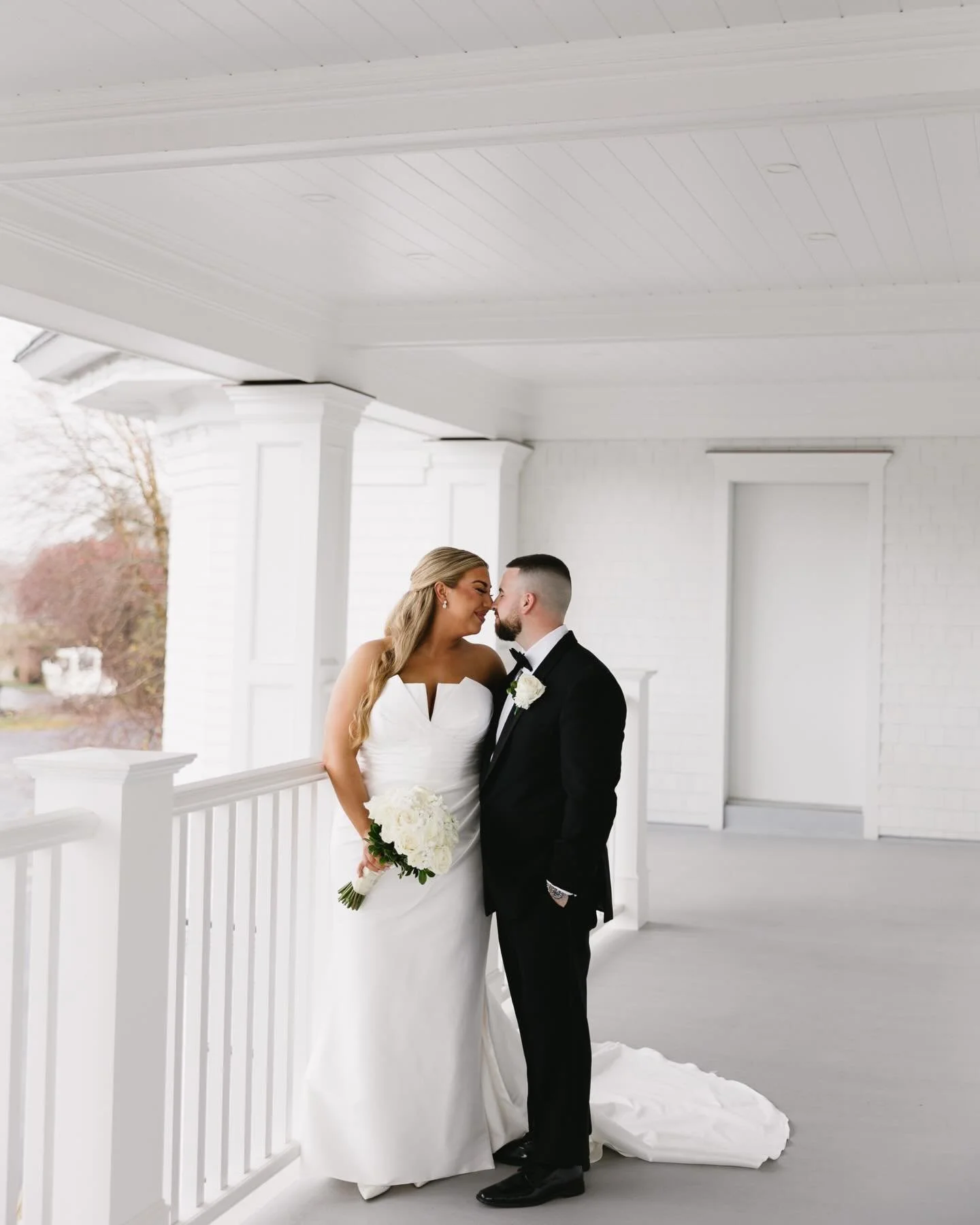 Mia &amp; Mike 🖤

Couple: @miaa_fischetti 
Venue: @clarkslandingyachtclub @clarkspointfamily 
Photographer: @jenmarvelphoto 
Makeup: @kaitlynrubiobeauty 
Hair Stylist: @kristenhauptartistry 
Florist: @addedtouchflorist 
Invitations: jasminedesignstu