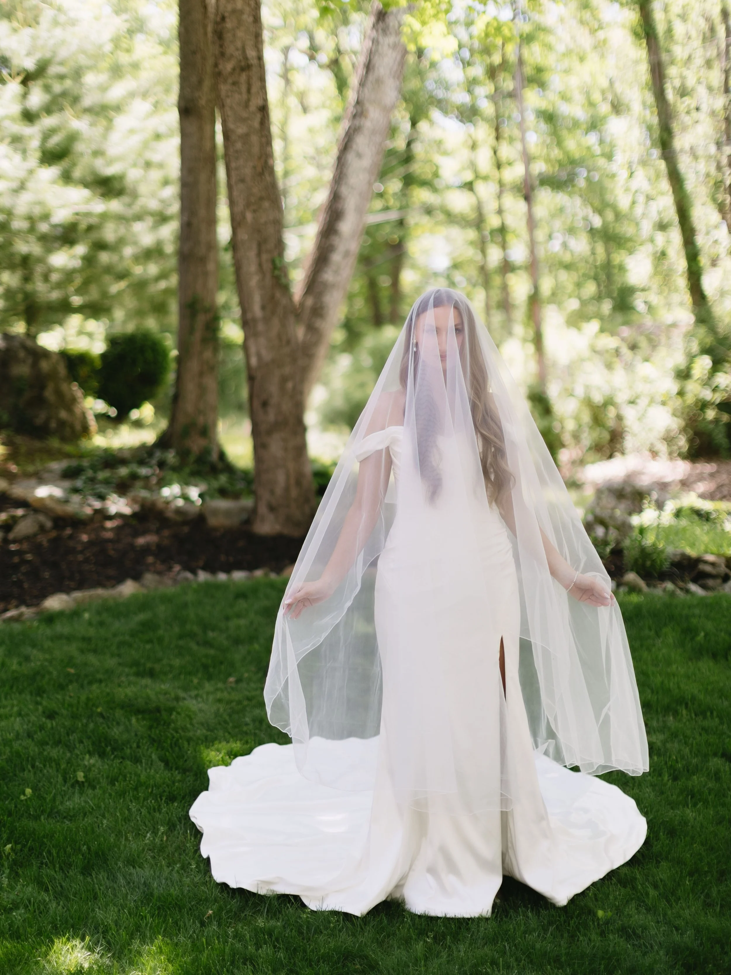 When you marry your best friend in your backyard.

The most stunning day with Julie &amp; Andrew 🤍

Couple: @julie_venechanos 
Photographer: @jenmarvelphoto 
Venue: @Portobellobanquet
DJ/Entertainment: @poshdjs 
Hair/Makeup: @prostyled.bride 
Day Of