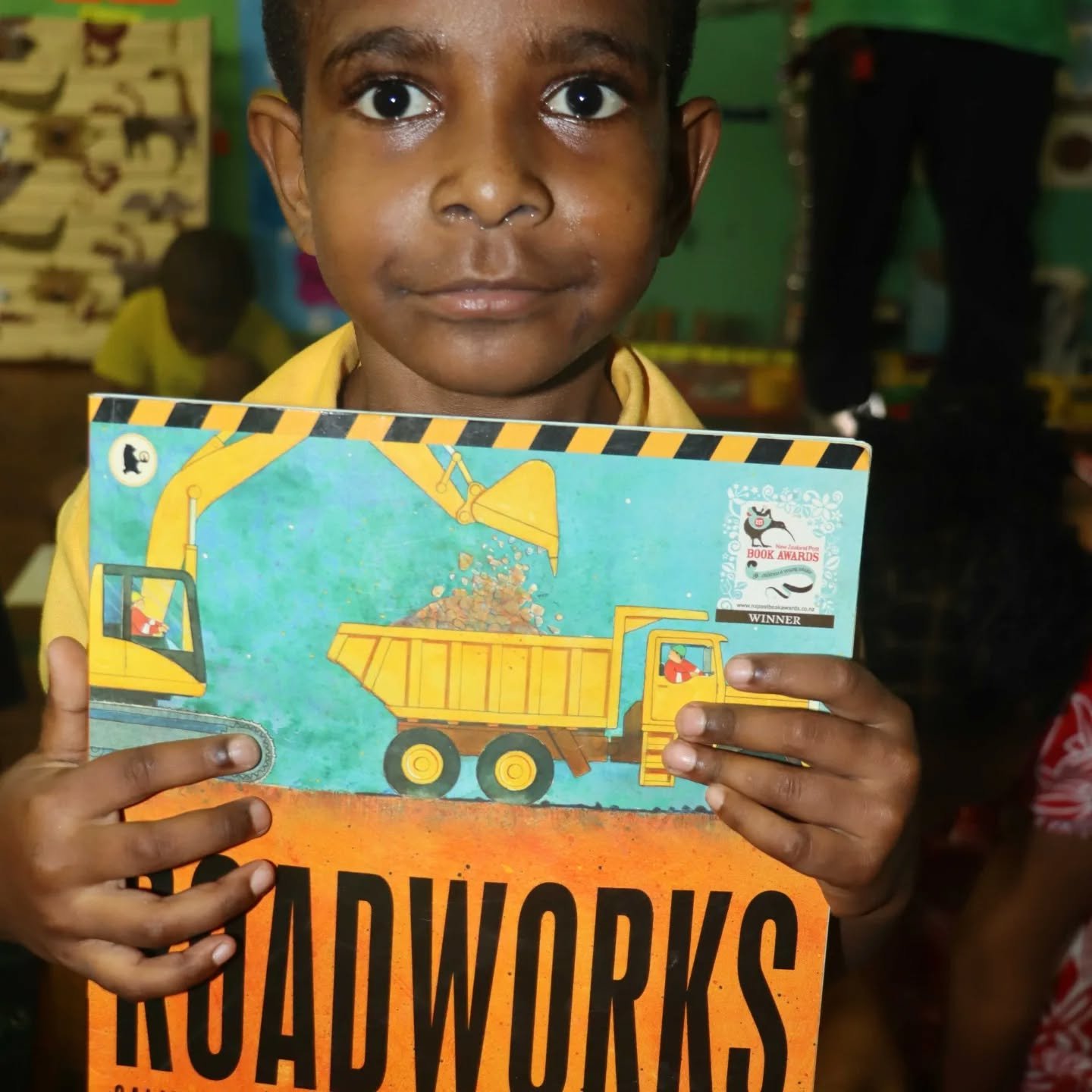 📚✨ A Gift of Learning for Papua New Guinea&rsquo;s Youngest Learners! ✨📚

OMEP Australia, represented by the wonderful Kym Simoncini, has proudly donated two custom school library kits to the Papua New Guinea Education Institute (PNGEI) &mdash; sup