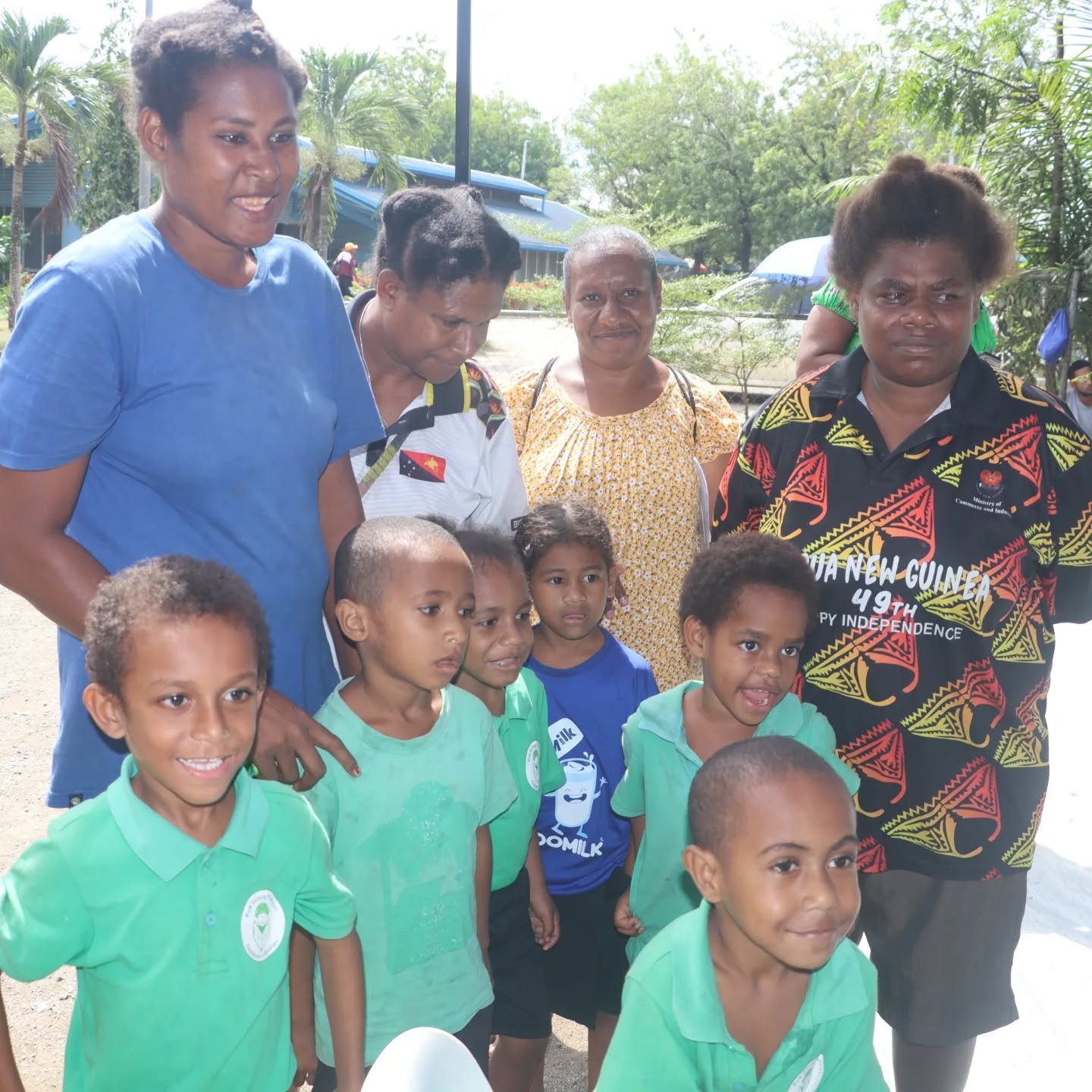 Parent Power at 6 Mile! 💪🍎📚

Today at our 6 Mile Library Learning Centre, Buk bilong Pikinini held a vibrant Parent Awareness Session led by our dedicated Nutrition Education Officer, Mr. Leo Khim. Parents and guardians learned about the power of 