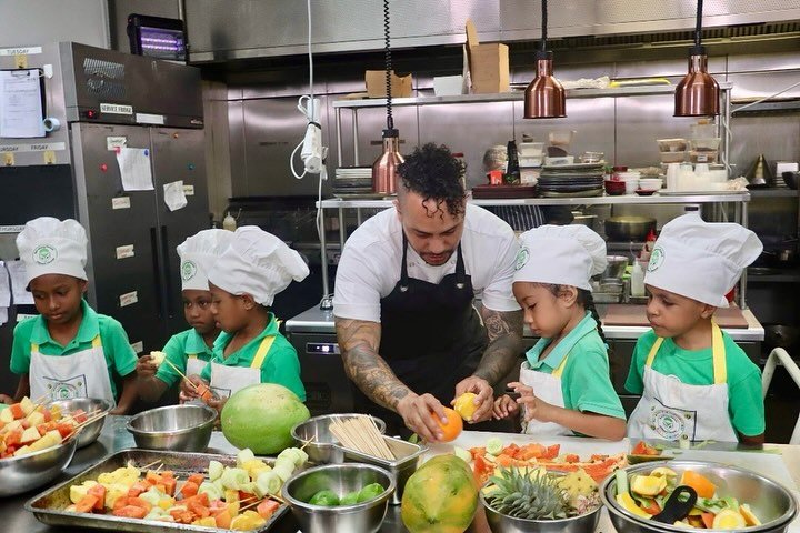 Behind the Scenes with Chef Julz &amp; Lonestar Entertainment Co. 🎬👨&zwj;🍳

Buk bilong Pikinini (BbP) was thrilled to take part in a special filming session for an upcoming documentary celebrating PNG in partnership with the amazing Chef Julz Hena