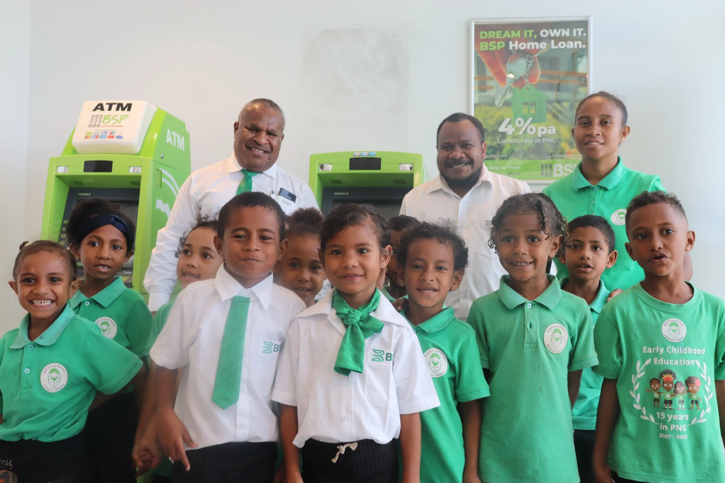 Children from Buk bilong Pikinini explore the world of banking as part of their Book Week excursion