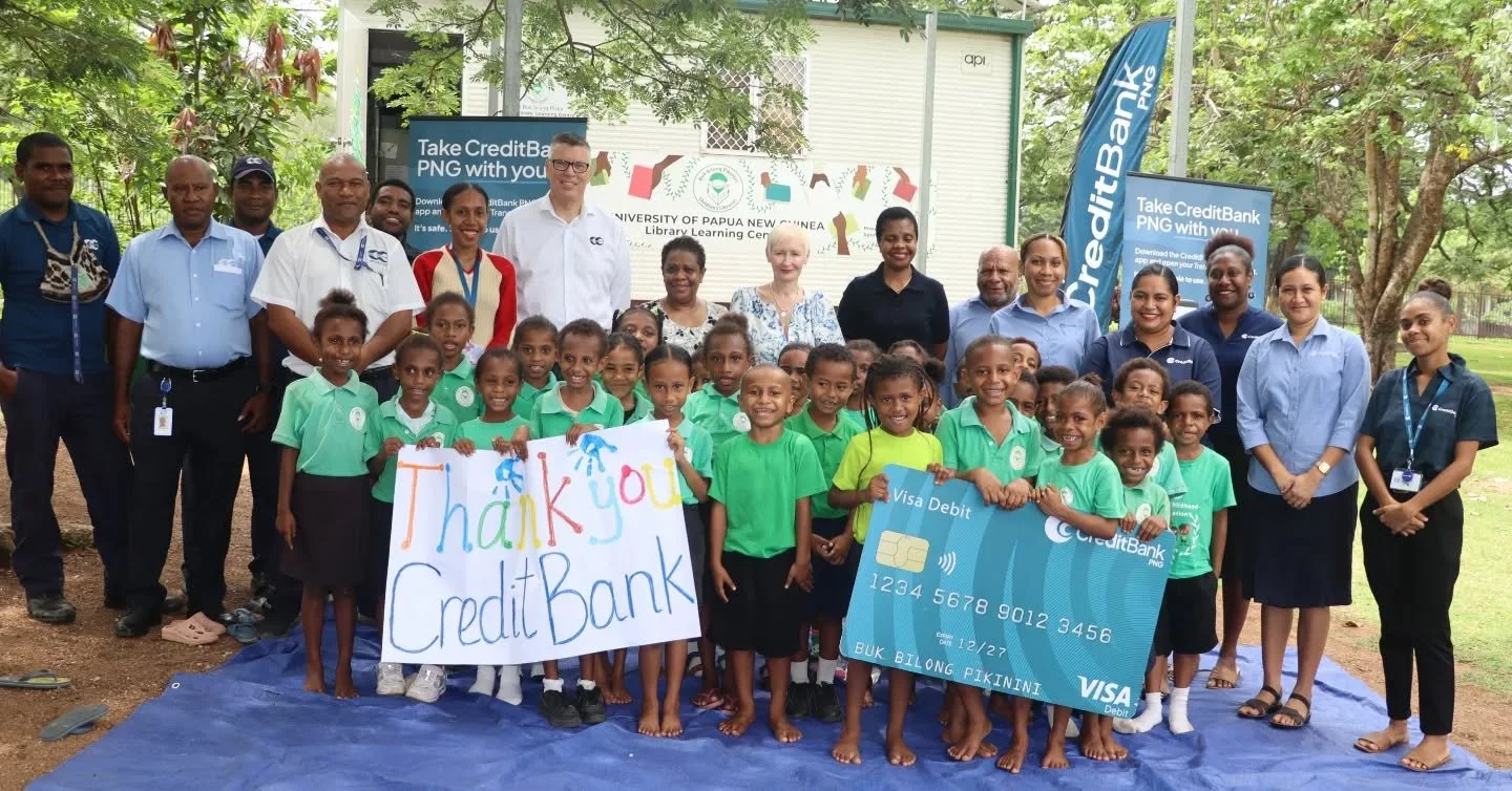 📚✨ Credit Bank Celebrates Literacy with Buk bilong Pikinini ✨📚

We were delighted to welcome Credit Bank Chief Executive Officer, Mr Danny Robinson, and the Credit Bank team to the BbP UPNG Library Learning Centre for the presentation of a dummy ch