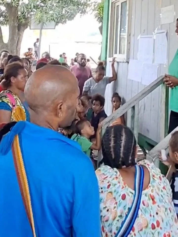 📸 Our Inclusive Education Team in action!

Our Inclusive Education team has been visiting Buk bilong Pikinini libraries and nearby communities to raise awareness about disabilities and inclusive education. These visits show that every child has the 