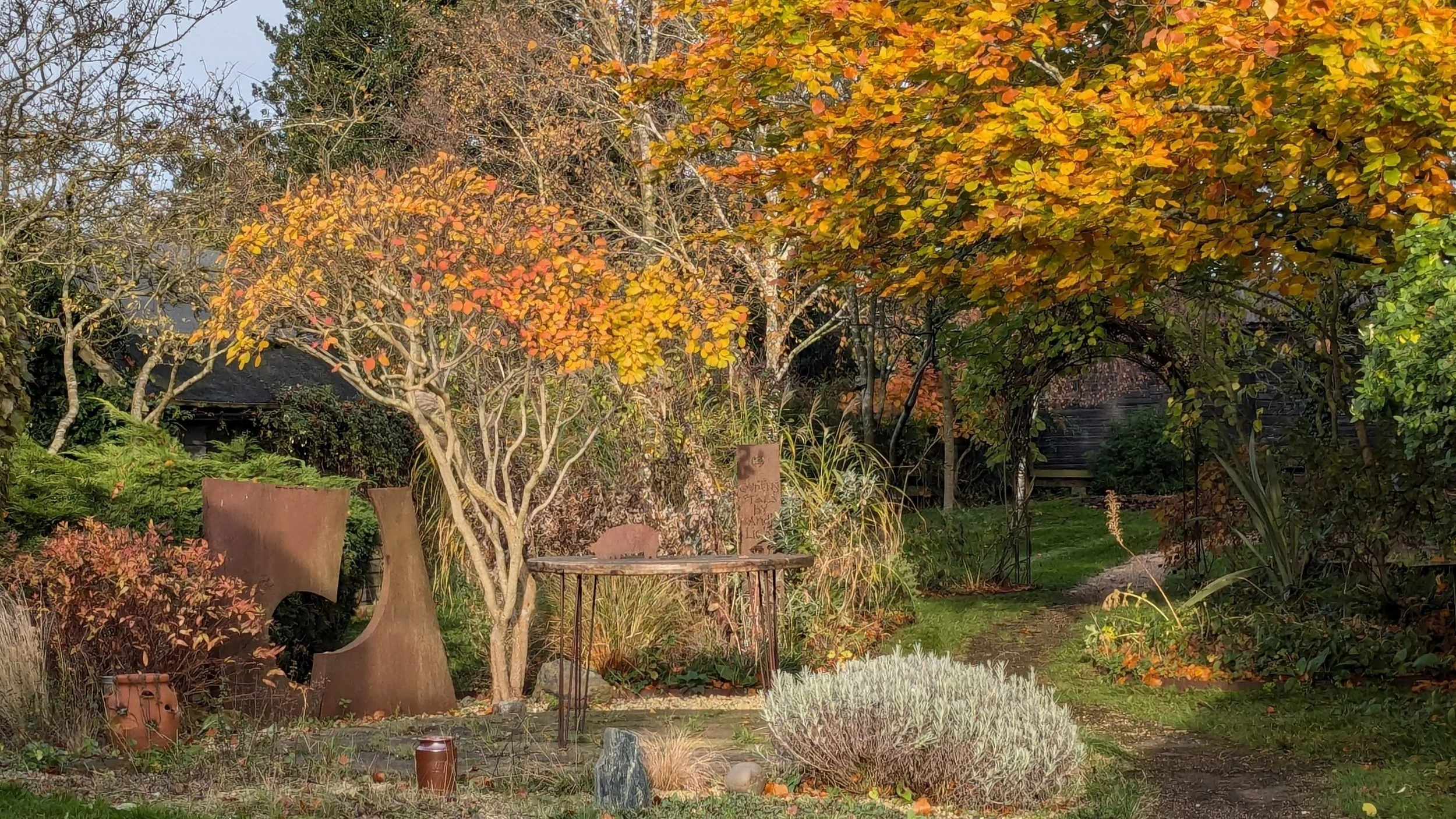 Lowbarn - Autumn, 2024
