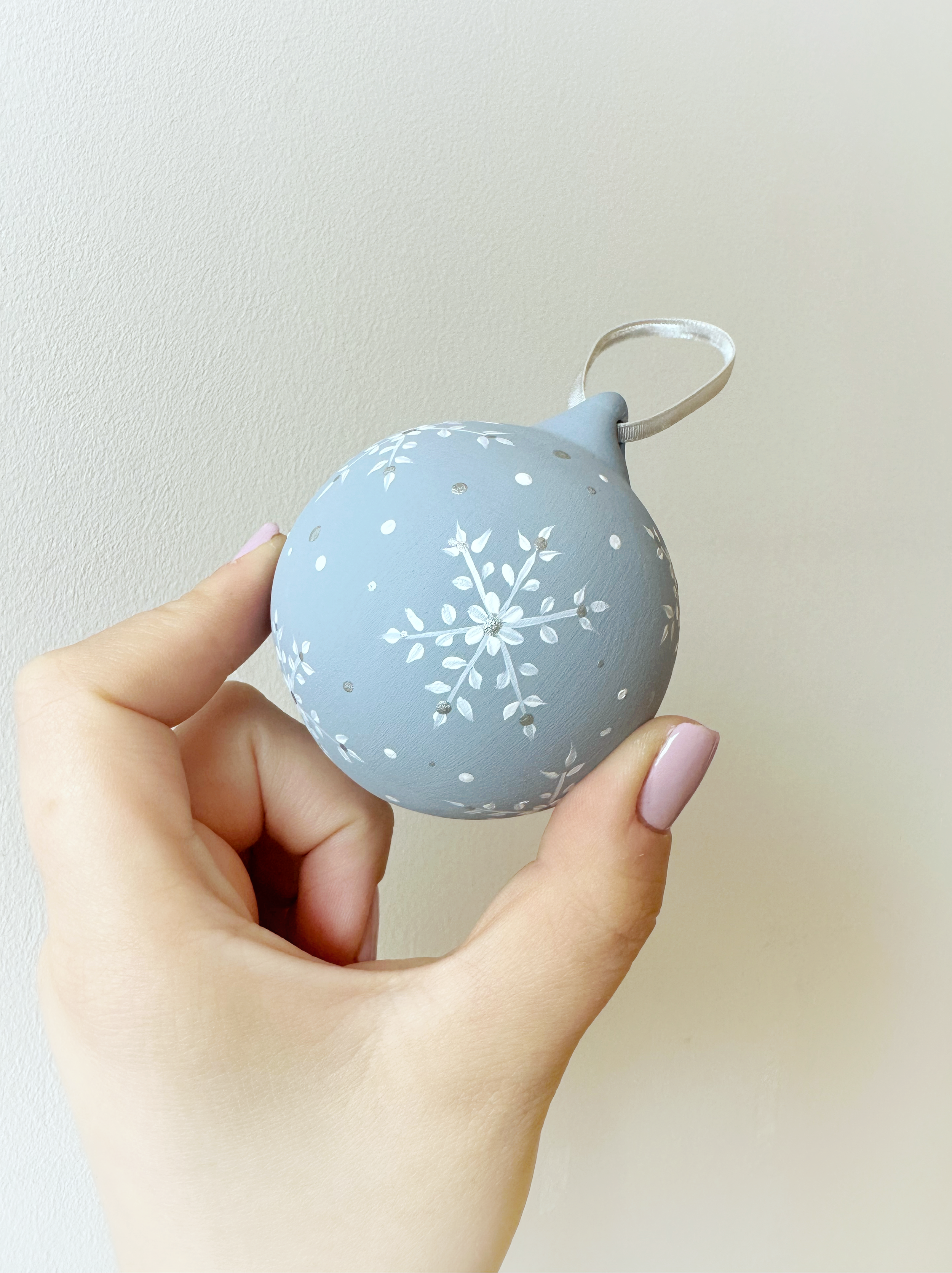 Snowflake Pale Blue.png
