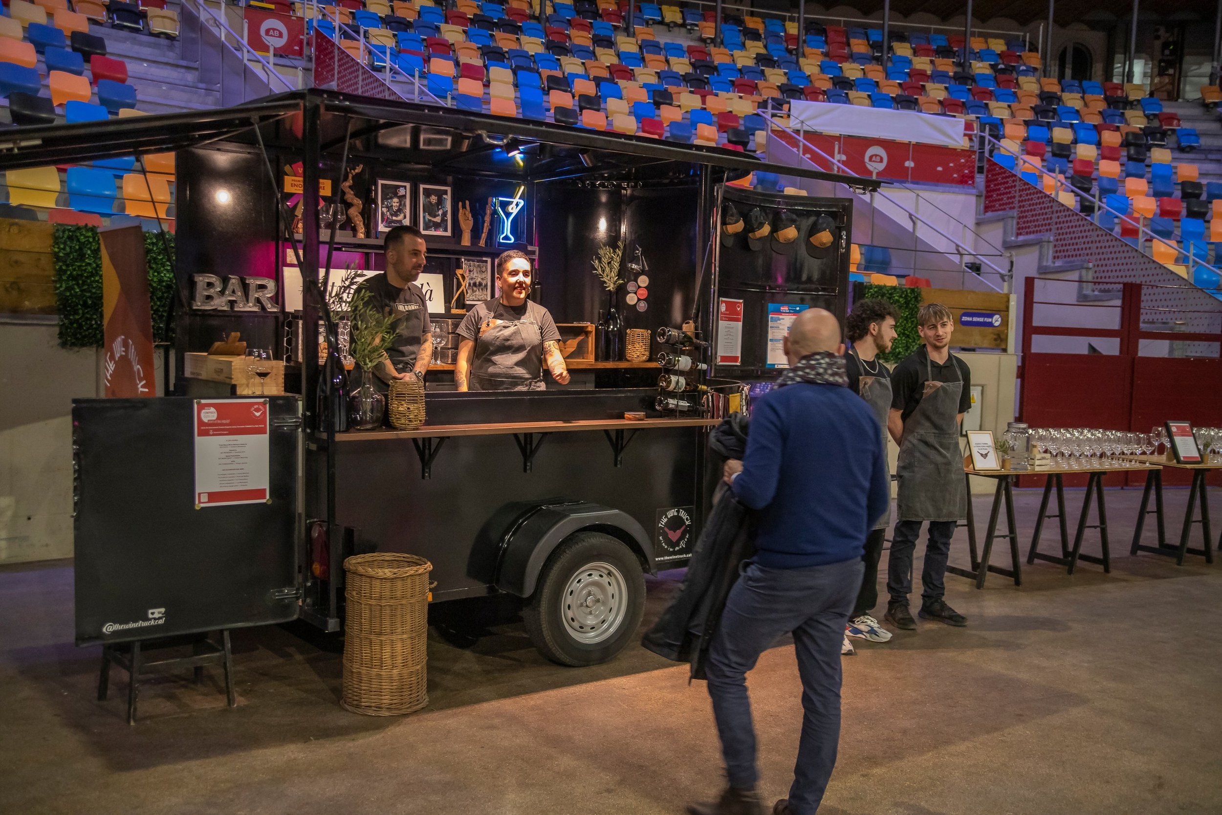 TARGETA REGAL THE WINE TRUCK 2h amb vins inclosos fins a 15 persones