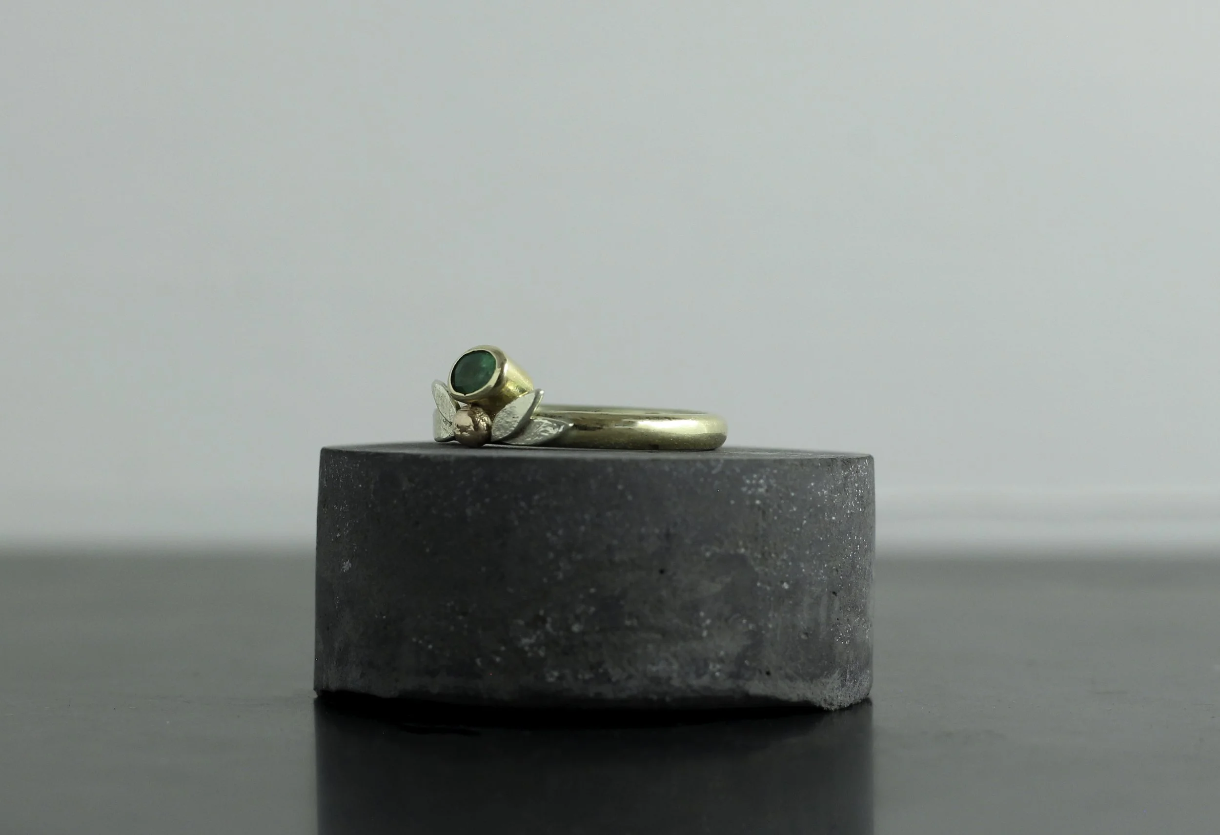 300 emerald and w.g.leafs left side.jpg