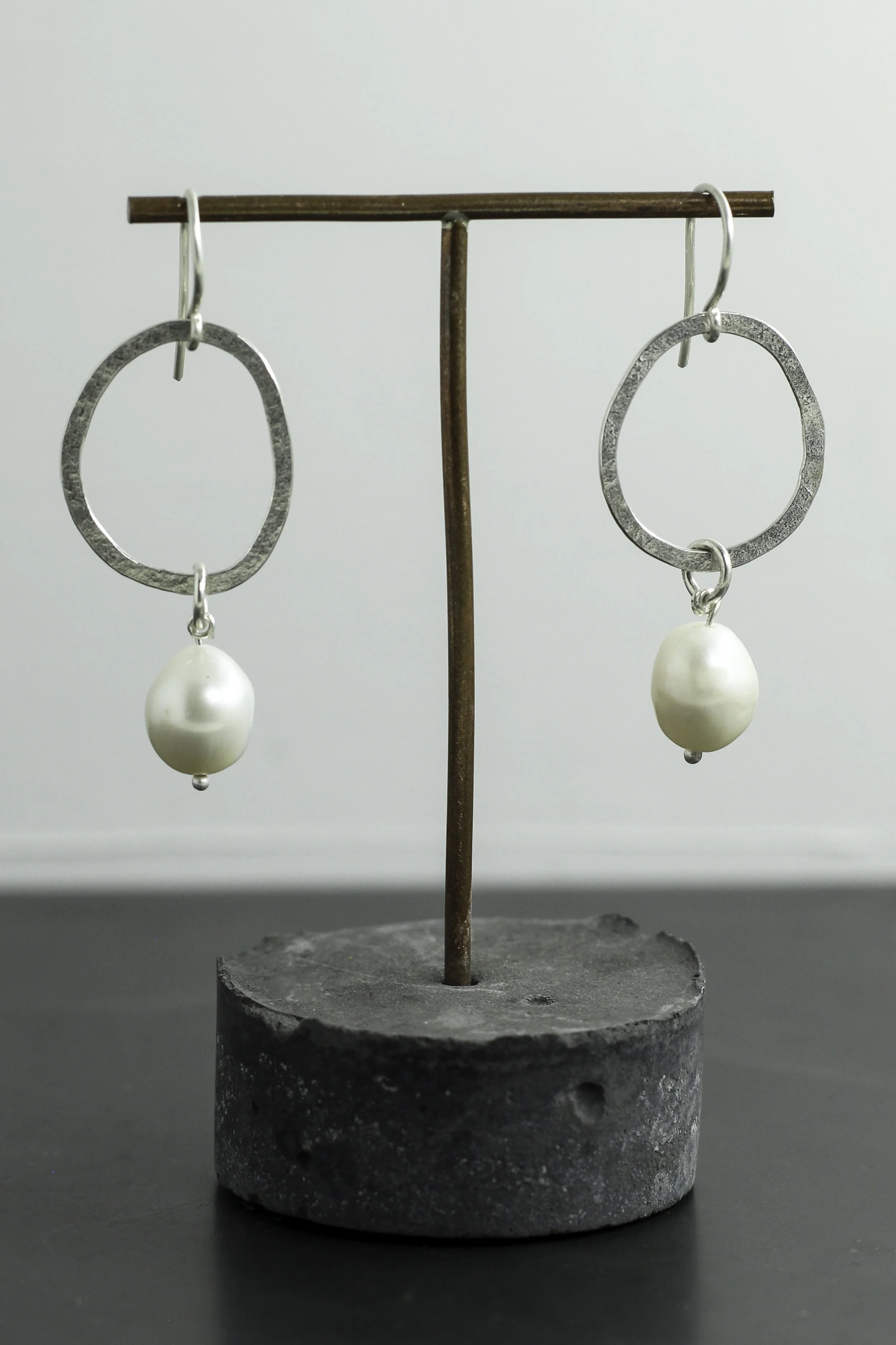 Ezili Grande Baroque Pearl silver Earring