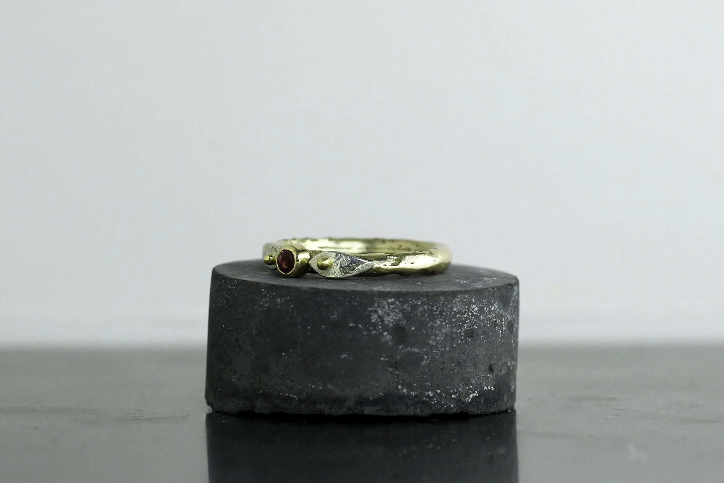 300 side pink tourm w leafs.jpg