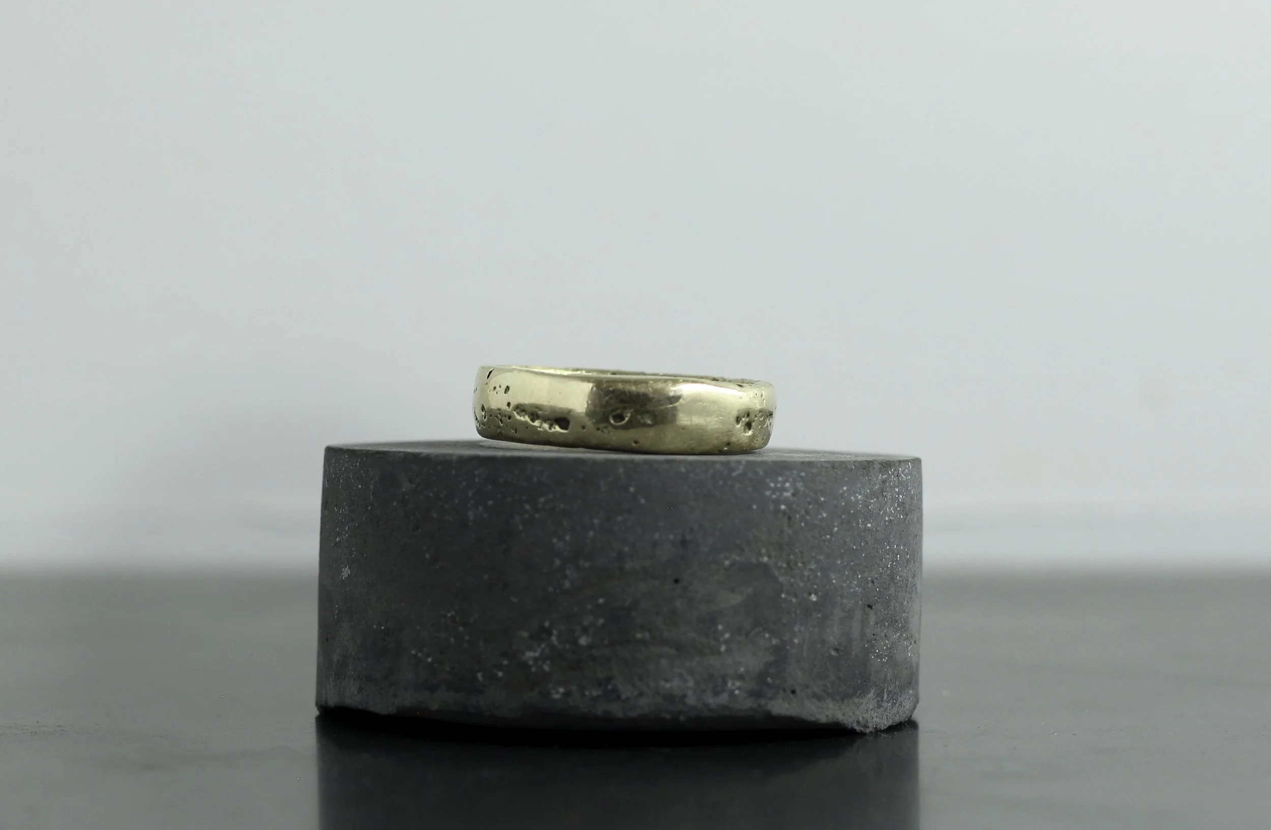 300 yellow gold pinkie back.jpg